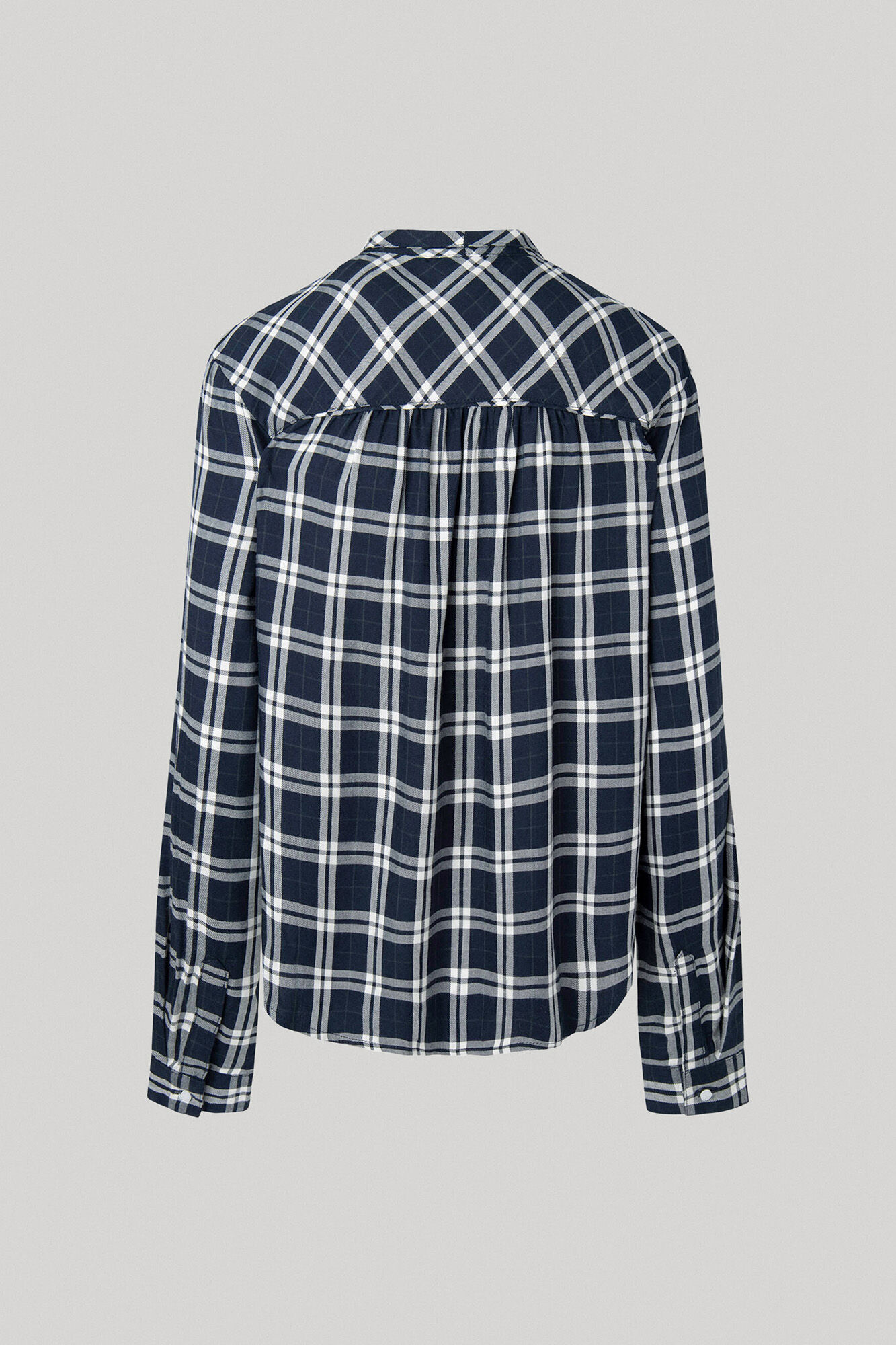 Blusa xadrez com laço no pescoço