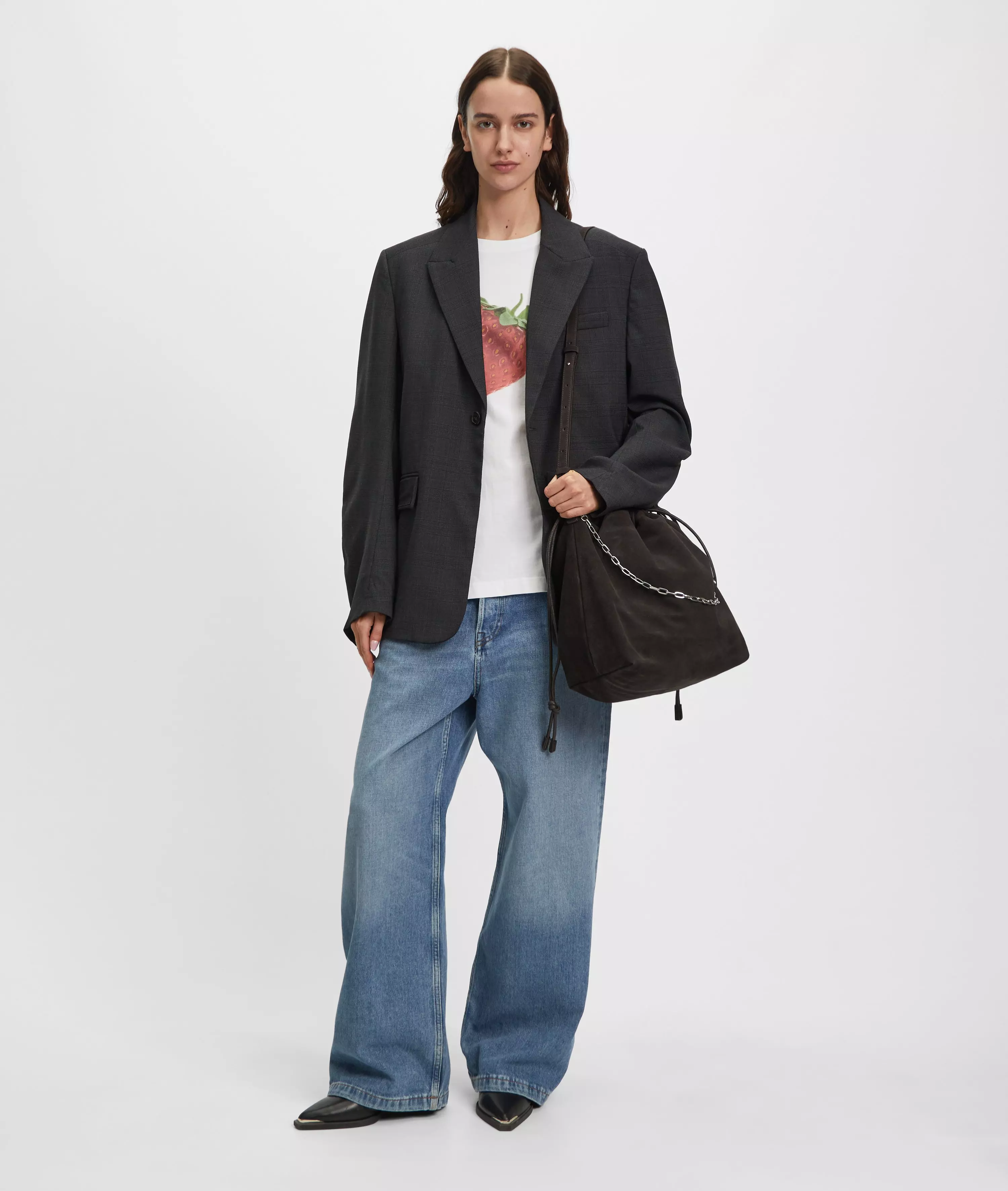 Lya II Hobo M Spacious pouch bag made from soft suede