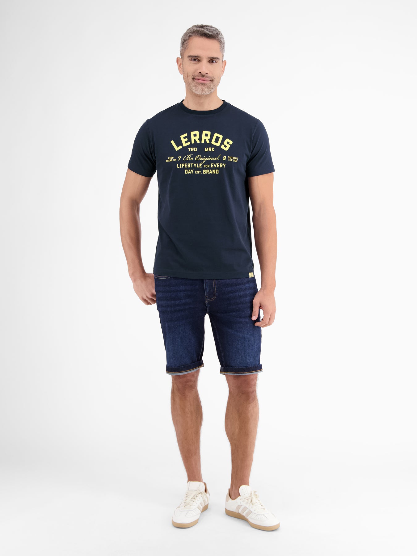 Sommerliches T-Shirt mit Print