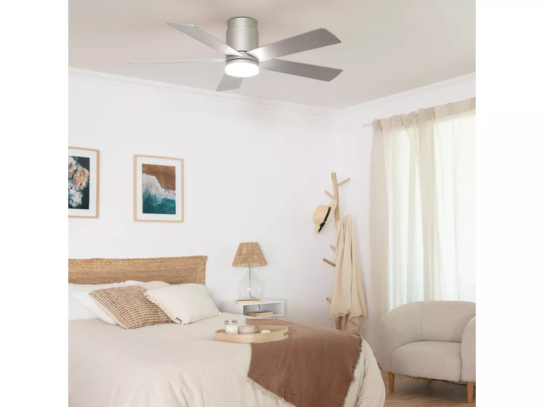 Ventilateur de Plafond Silencieux Flatiron 132 cm Moteur DC Argent Télécommande Avec lumière