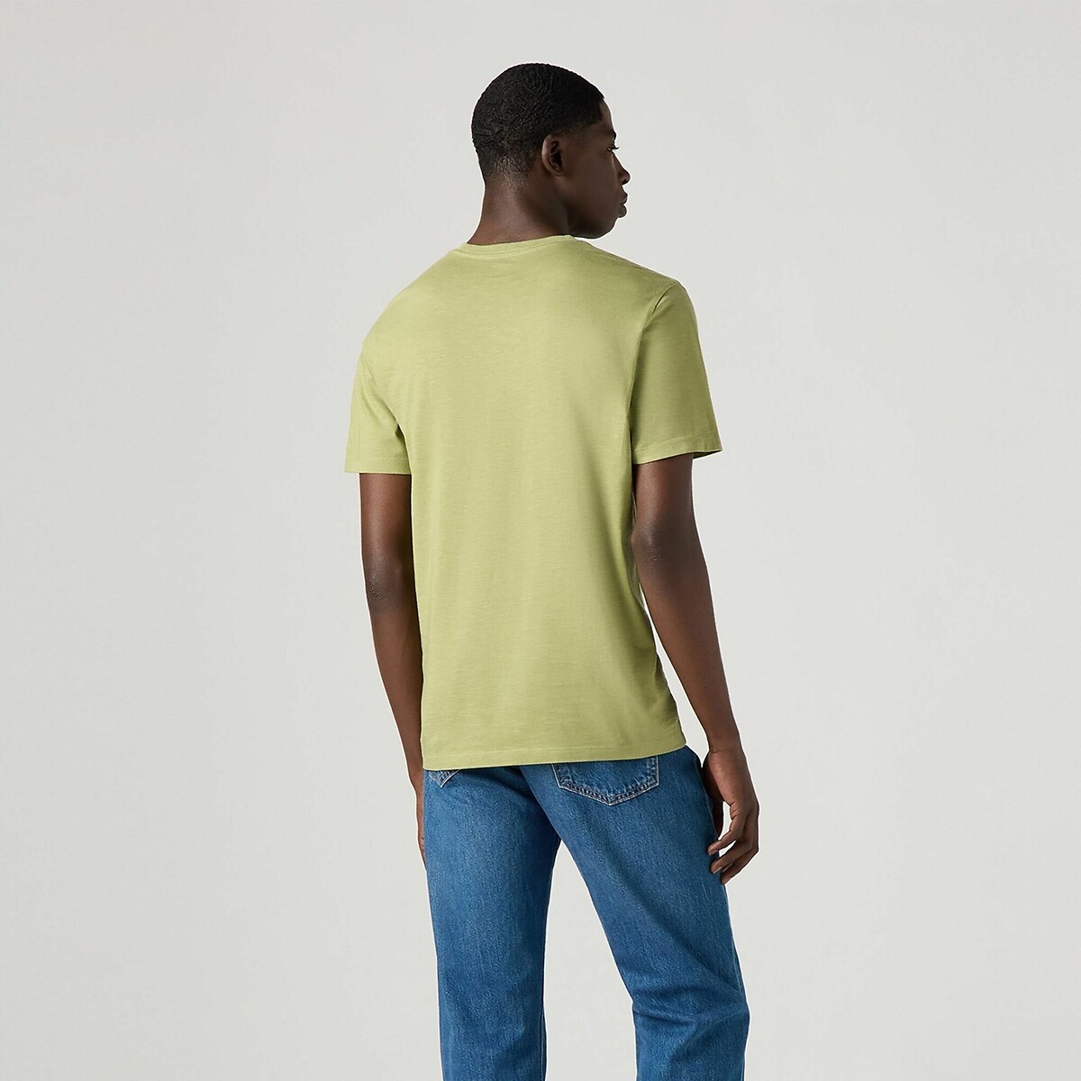 Camiseta LEVI'S com gola redonda e mangas curtas.