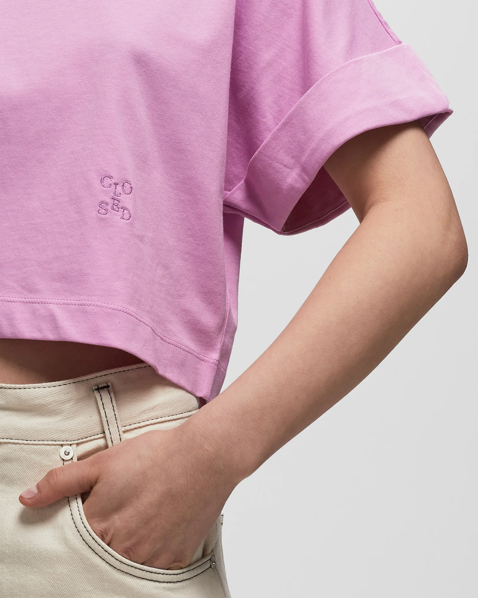 CLOSED TURN UP T-SHIRT