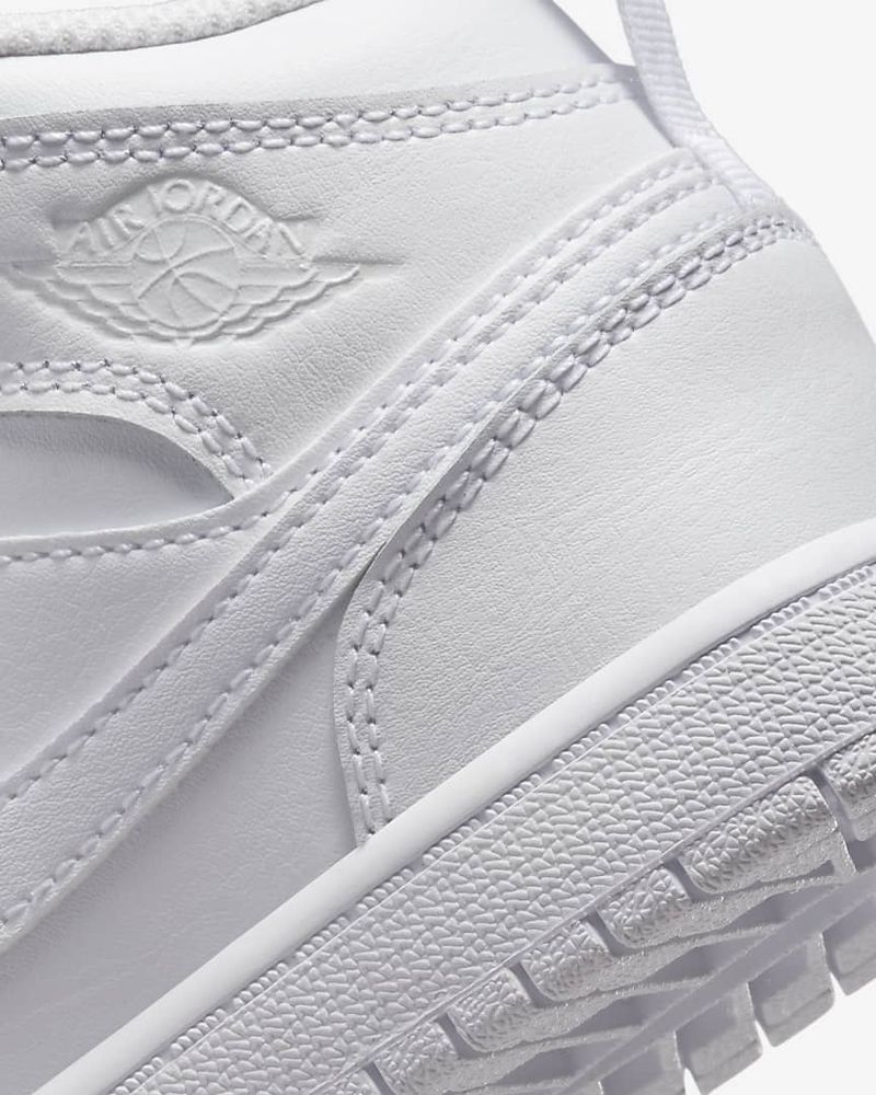 Chaussures Nike Air Jordan 1 Mid Noir pour enfant