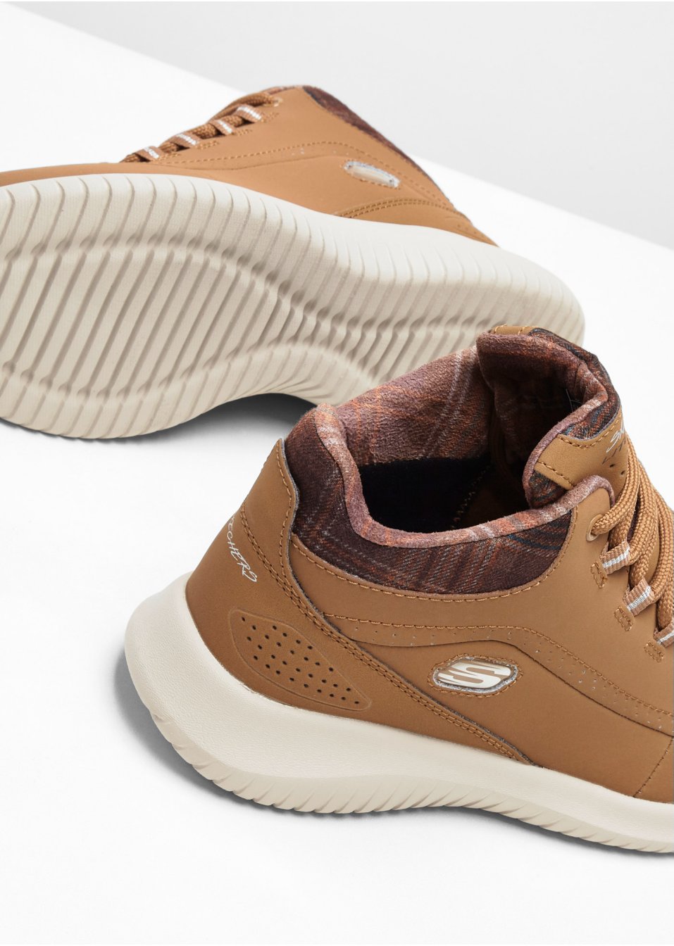 Baskets Skechers avec mémoire de forme