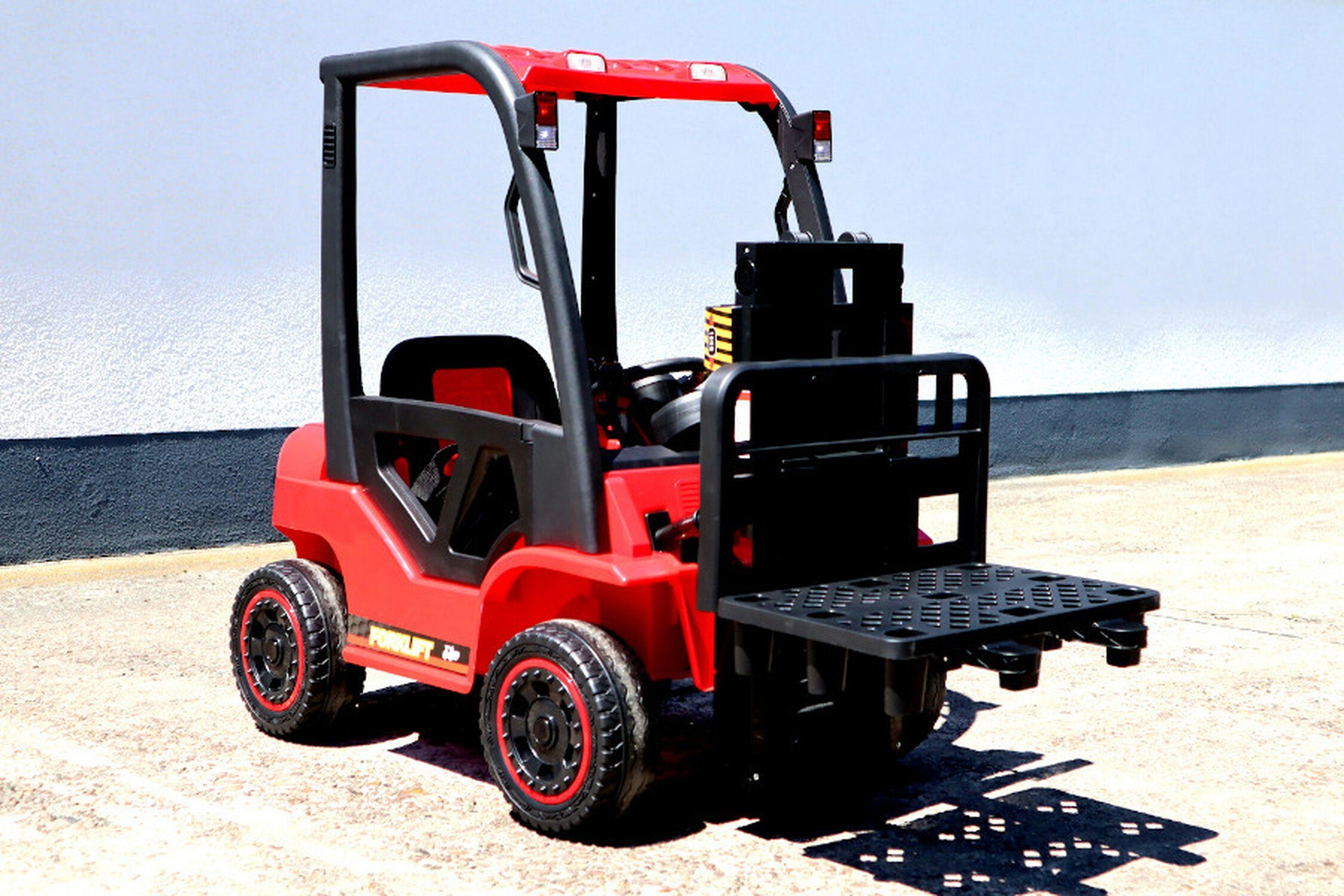 Carrinho elétrico infantil TPFLiving com empilhadeira - motor: 2 x 12 V - bateria: 1 x 12 Volt/7 Ah, capacidade de carga 40 kg, carrinho infantil - carrinho elétrico com cinto de segurança
