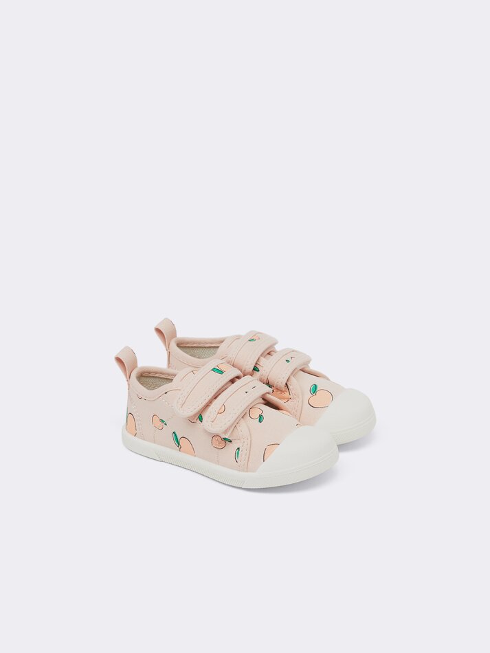 Tênis com biqueira estampada - Laranja