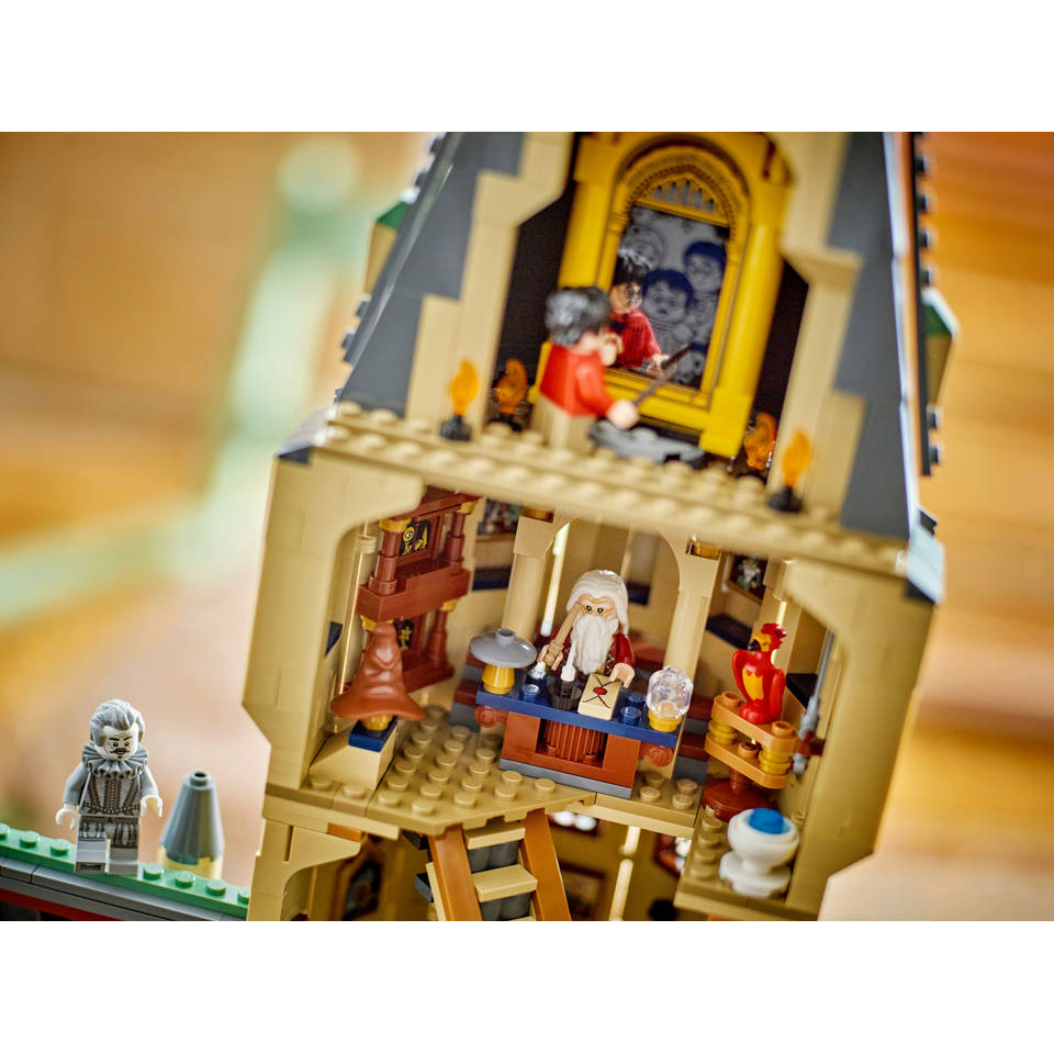 LEGO Harry Potter Kasteel Zweinstein: de Hoofdtoren 76454
