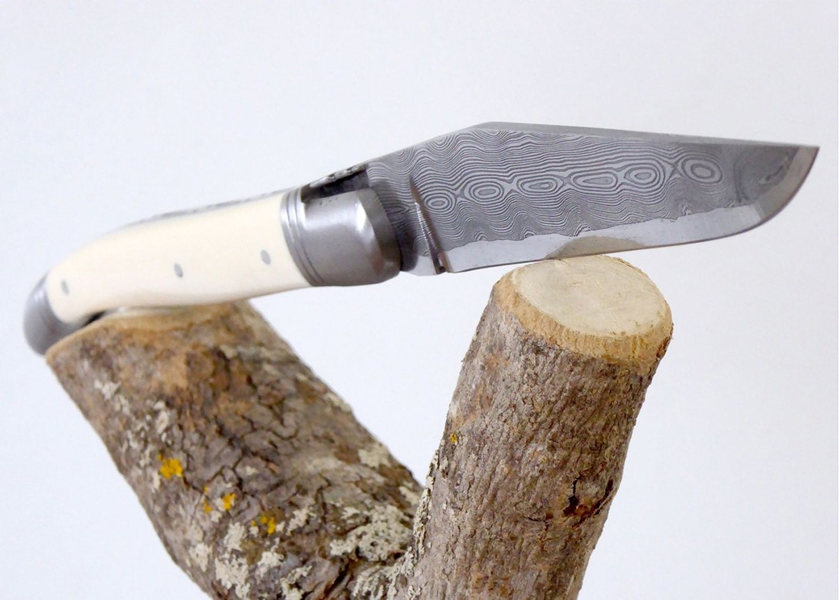 Couteau Laguiole avec un manche en Ivoire de Mammouth