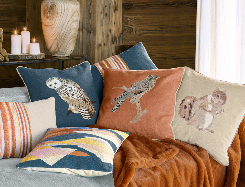 Coussin brodé chouette-Au sommet