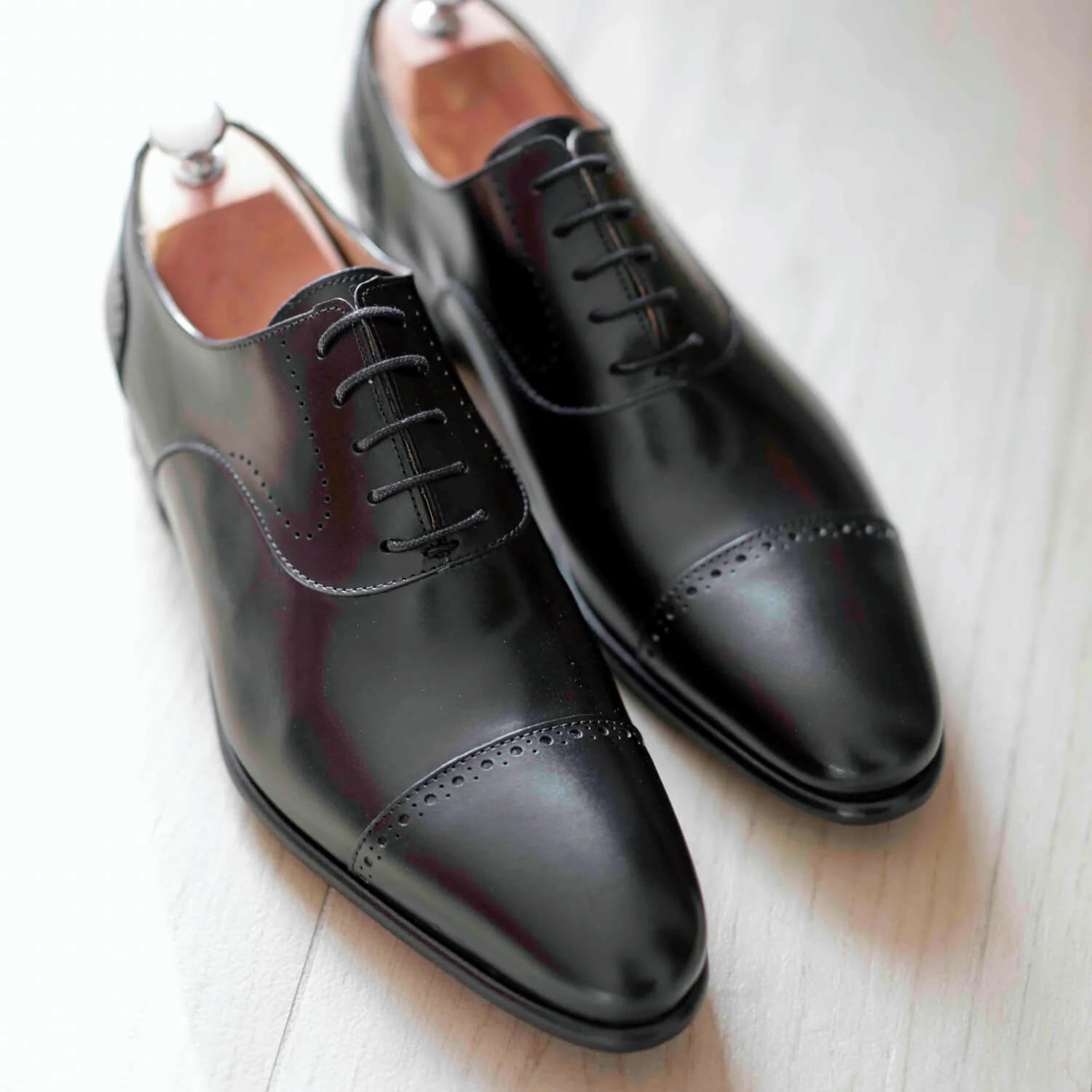 Locker-Richelieu en cuir noir