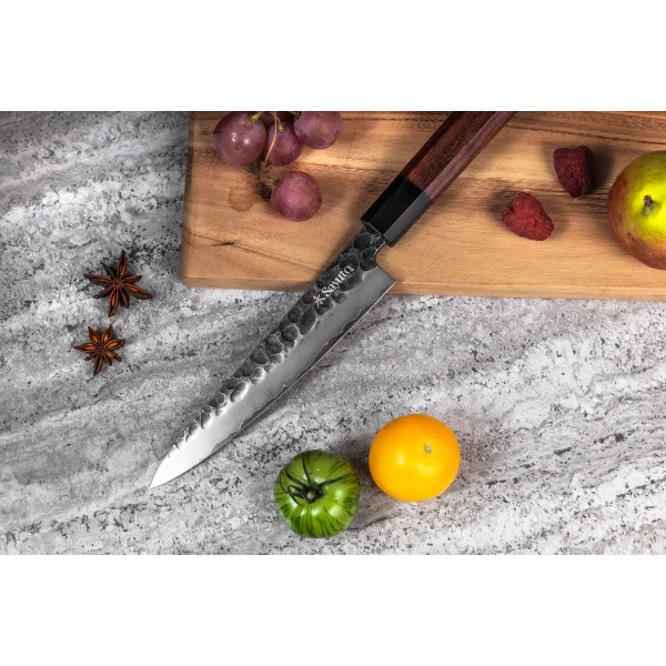 Couteau Sayuto Sequoia San Mai modèle universel 15cm brute de forge Sa