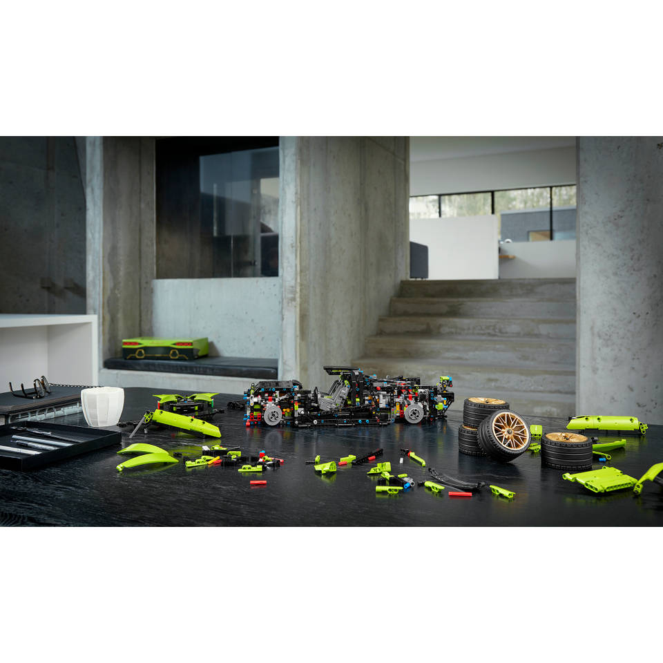 LEGO Technic Lamborghini Sian 42115