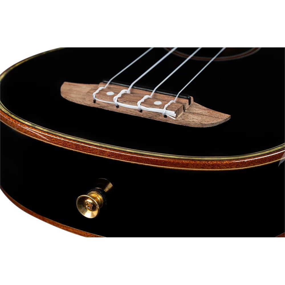 Ortega RUOX-SO Onyx Series Soprano Size Ukulele Black sopraan ukelele met gigbag