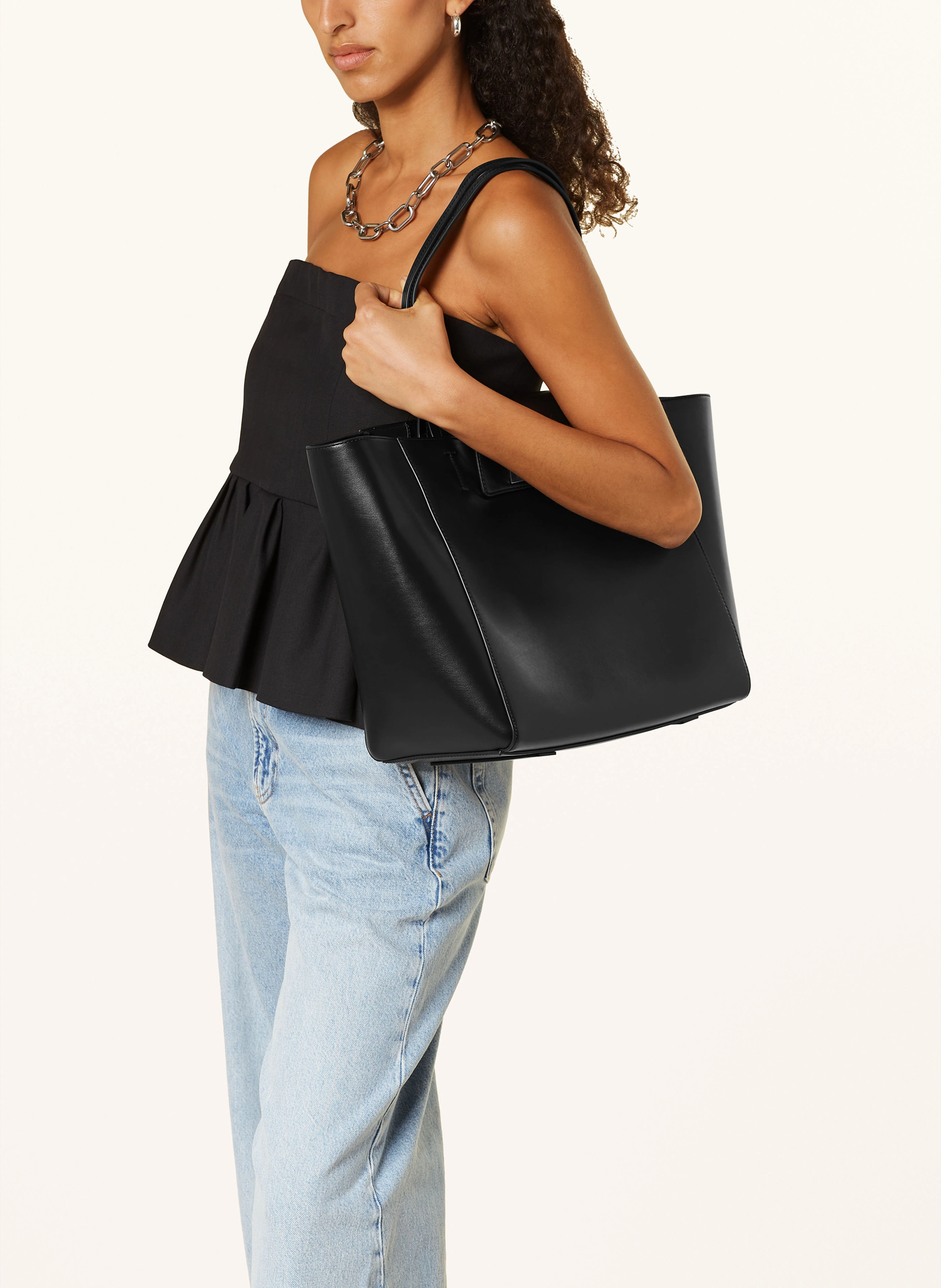 Calvin Klein Shopper