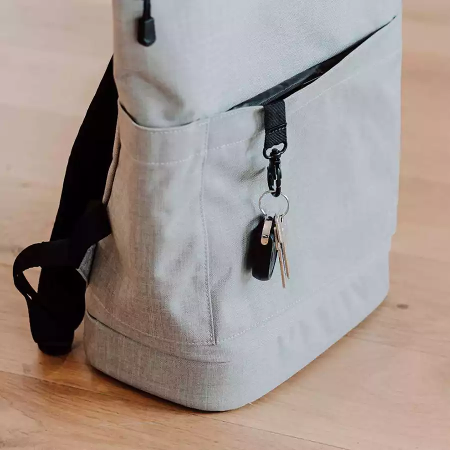 Anna und Oskar Fairer Wickelrucksack Kalle aus recyceltem Material Hellgrau
