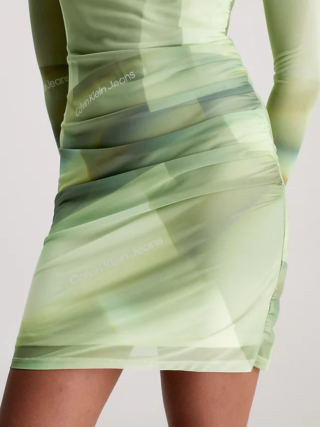 Vestido estampado com forro de tule