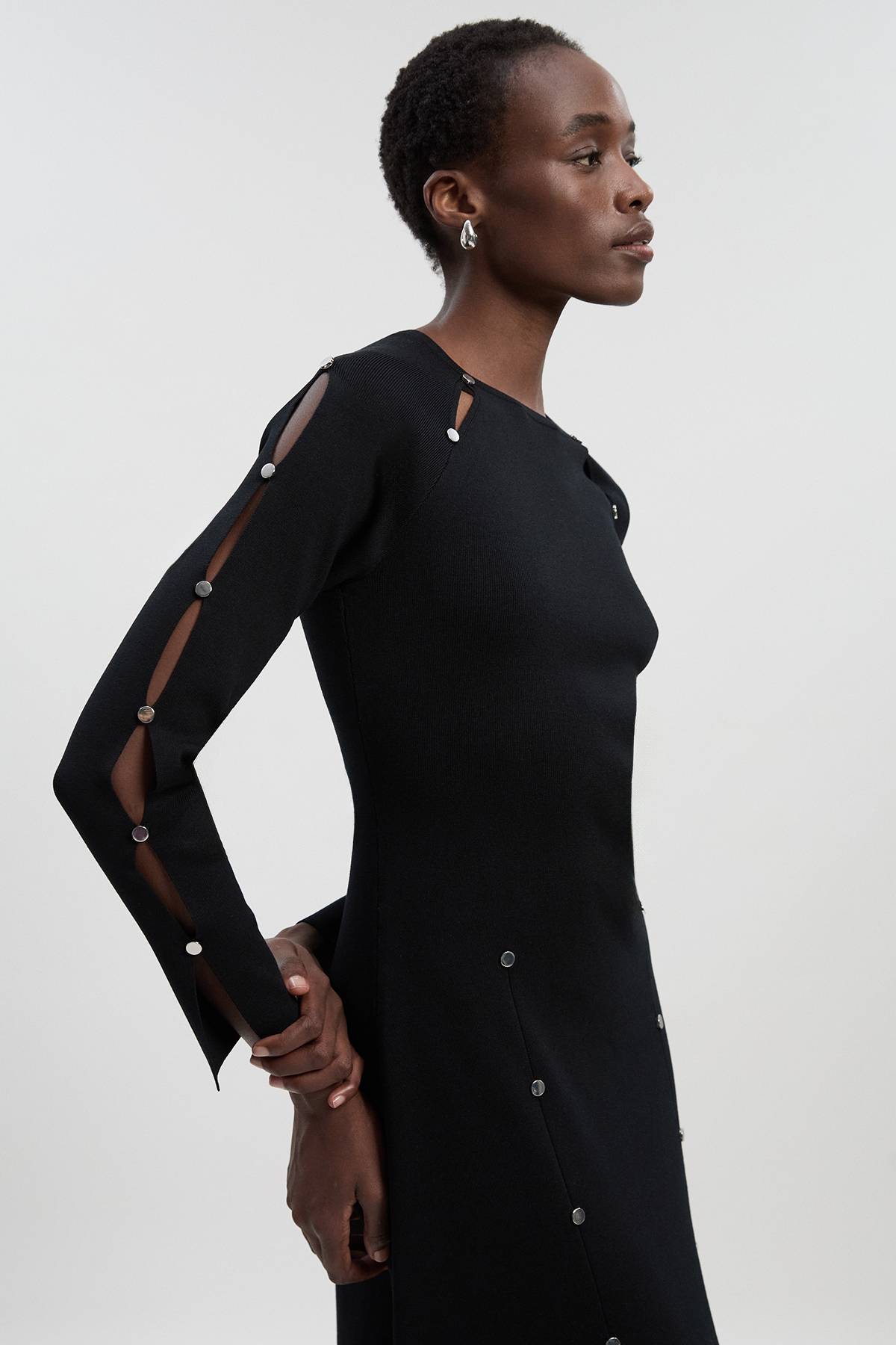 KarenMillen Robe Longue Tricotée à Détail Trou de Serrure Clouté en Mélange Viscose Petite Taille
