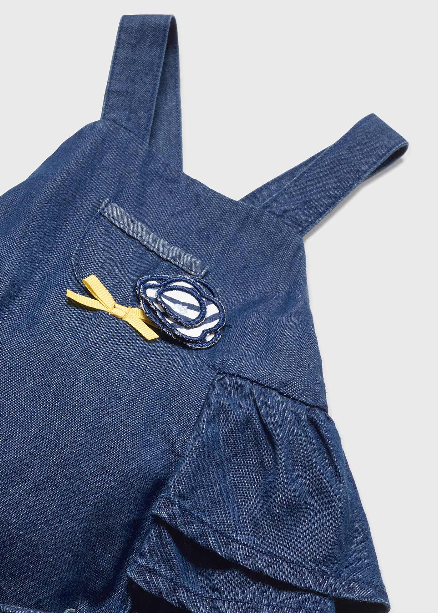 Conjunto de 2 peças confeccionado em algodão sustentável e TENCEL para recém-nascidos.