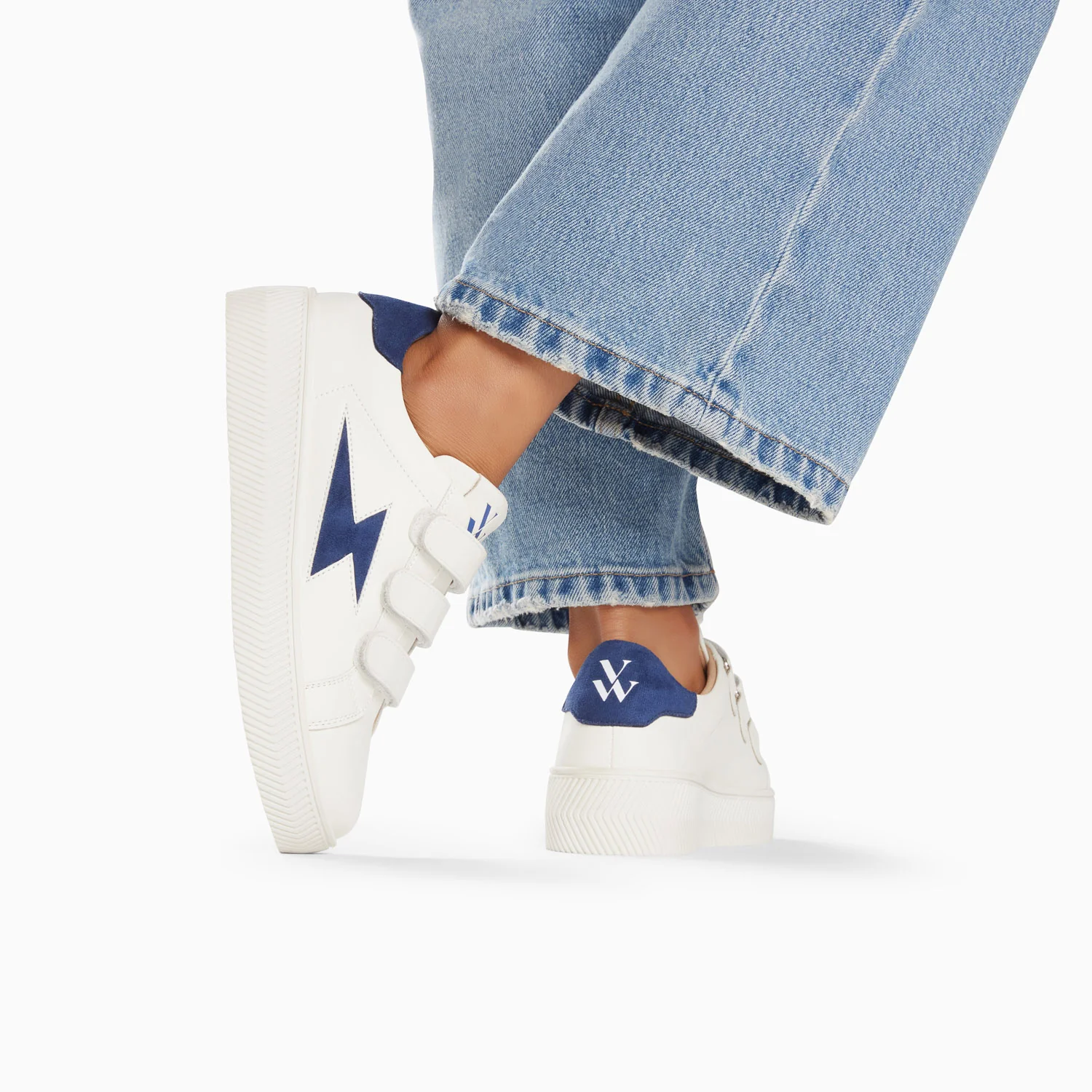 Sneakers-Baskets éclair Camelia blanc et marine à scratchs