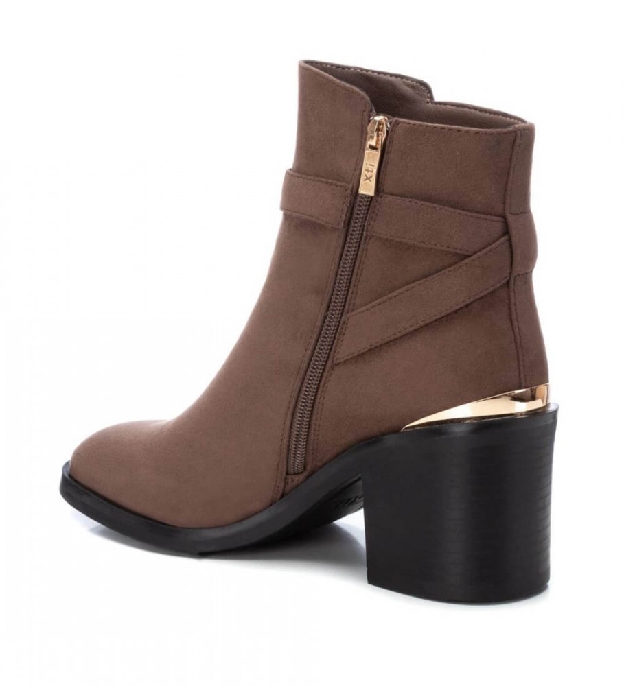 Botas de cano curto Xti 141735 cor taupe - altura do salto: 7 cm