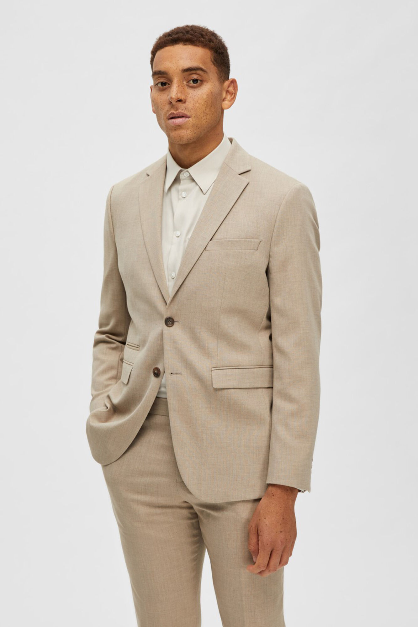 Corte slim fit estilo americano com lã - Marrom