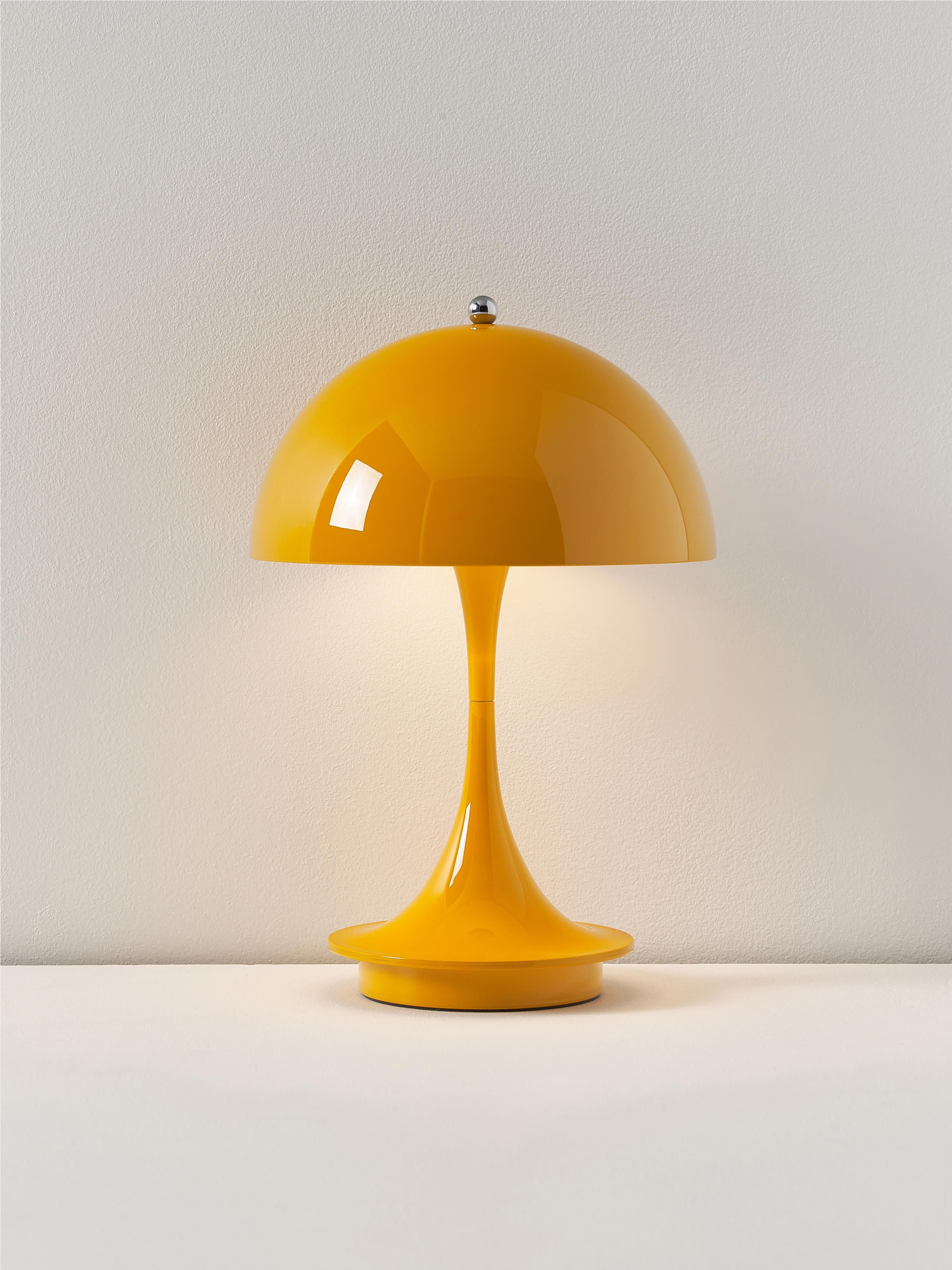 Draagbare dimbare LED tafellamp Panthella 160, design Verner Panton