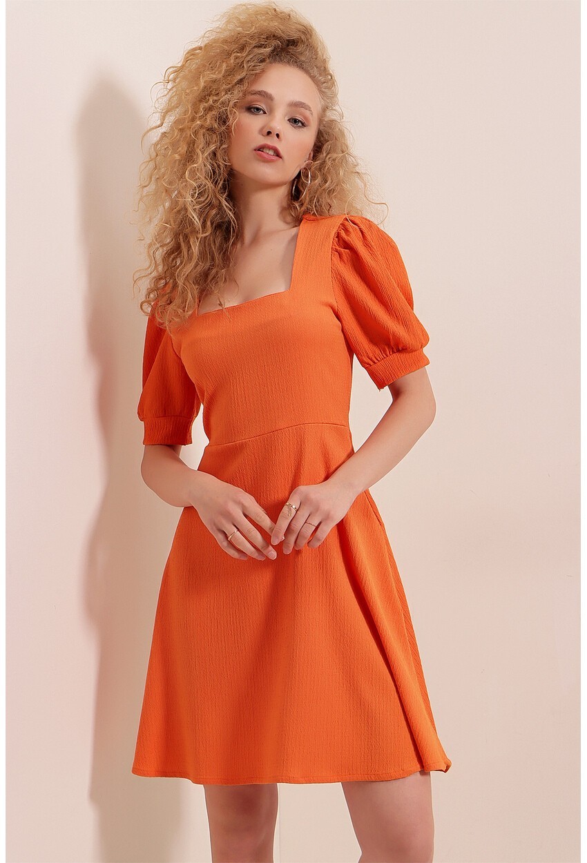 MT Clothes P-ROB_COL_CARR - Robe en Maille à encolure Carré