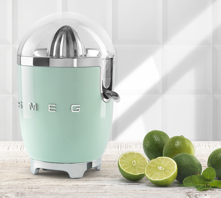 Presse-Agrumes CJF11PGEU Vert d'eau - SMEG