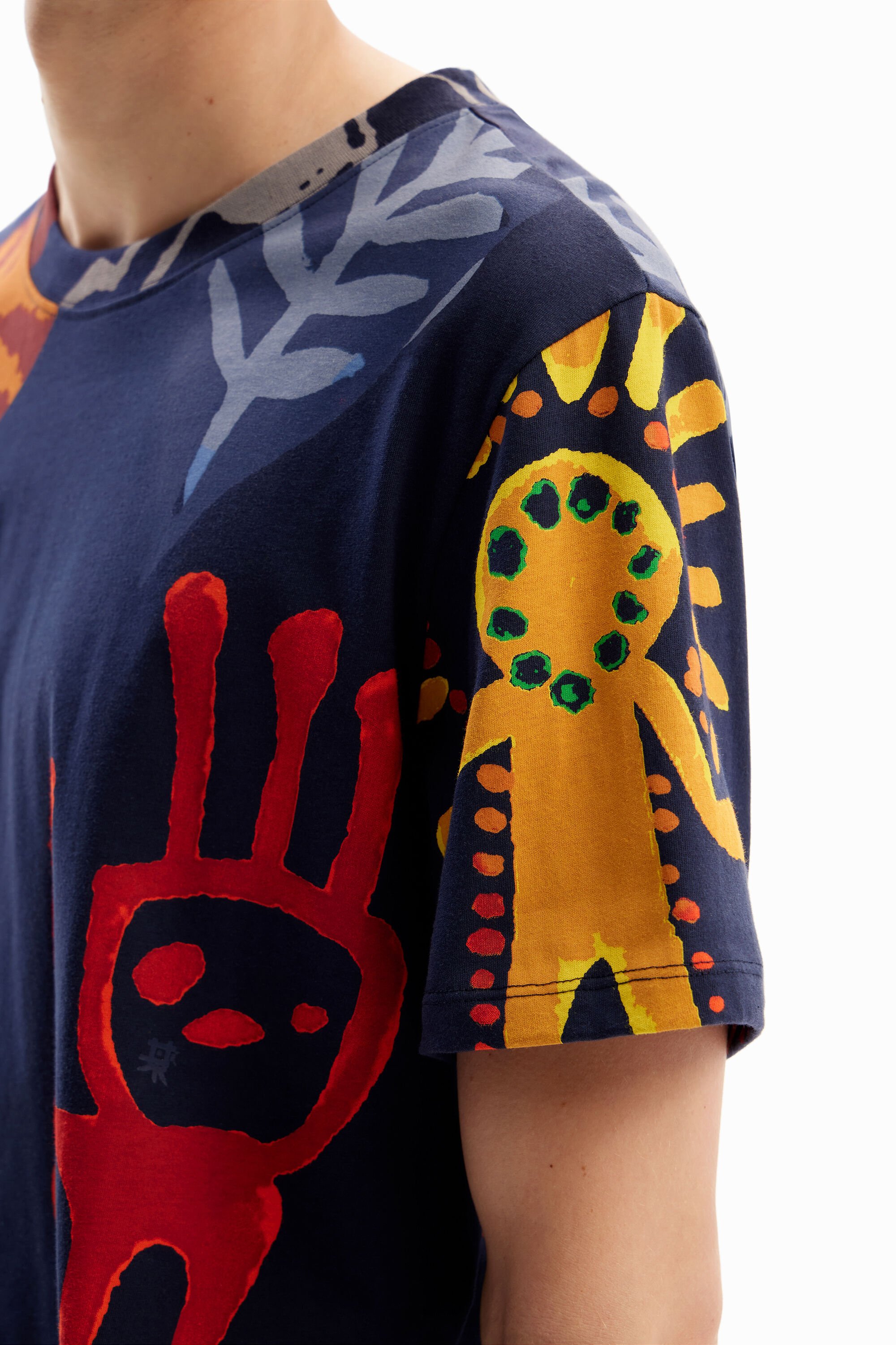 Camiseta desenhos artísticos