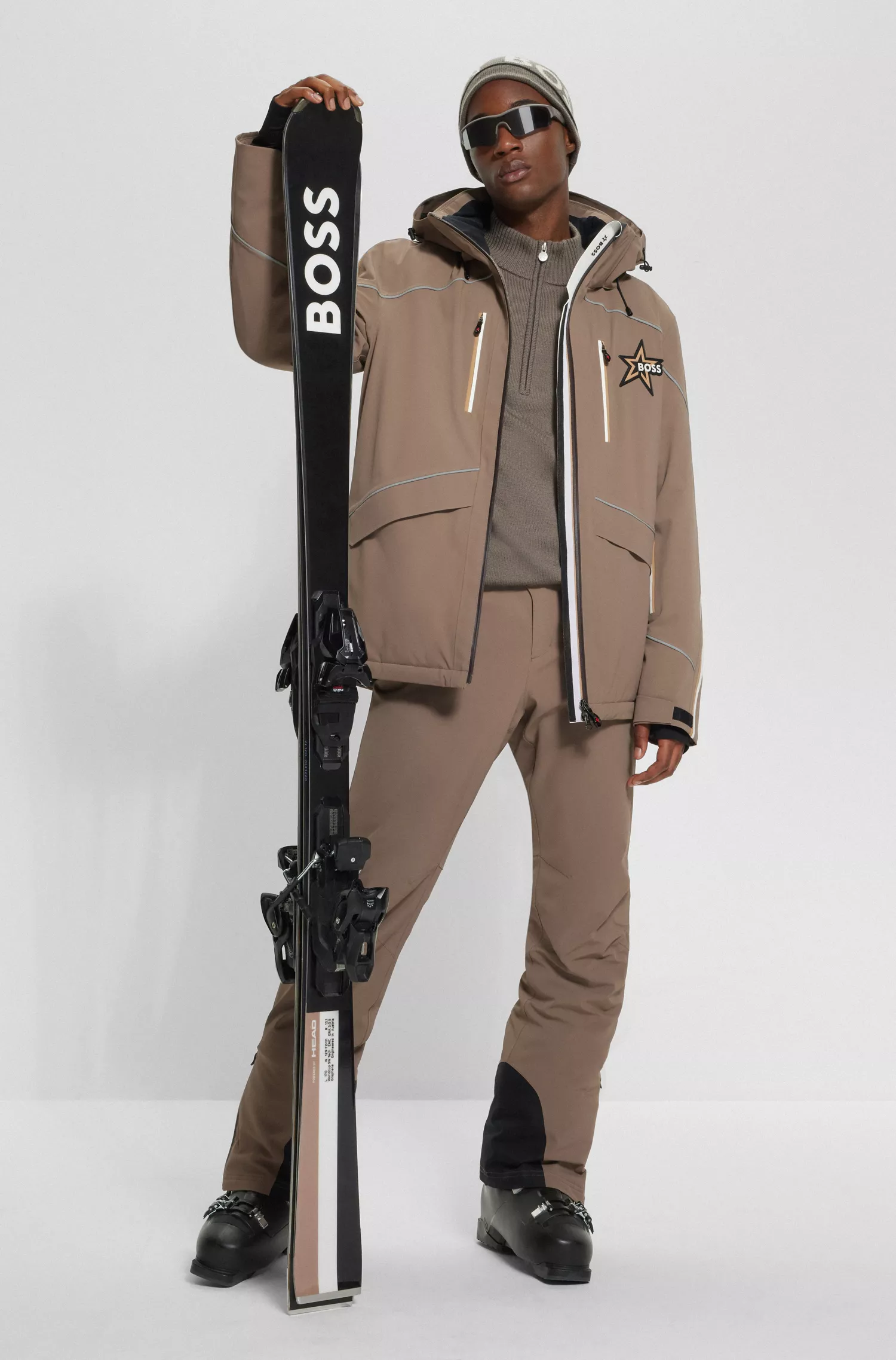 Jaqueta de esqui com capuz BOSS Black-BOSS x Perfect Moment com detalhes exclusivos da marca.