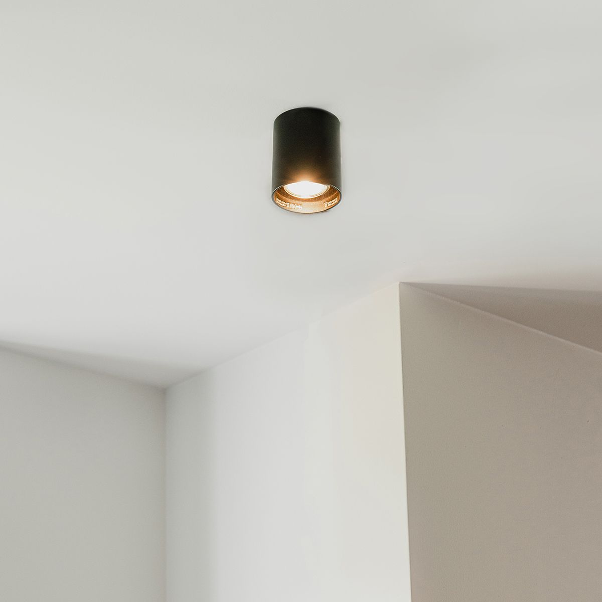Moderne opbouwspot zwart GU10 50mm - Tubo