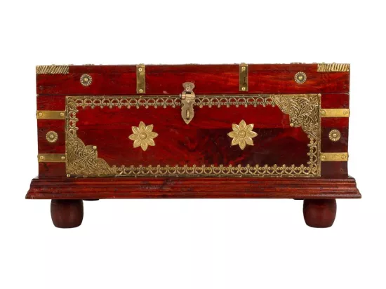 Coffre en bois rouge 50x30x25h