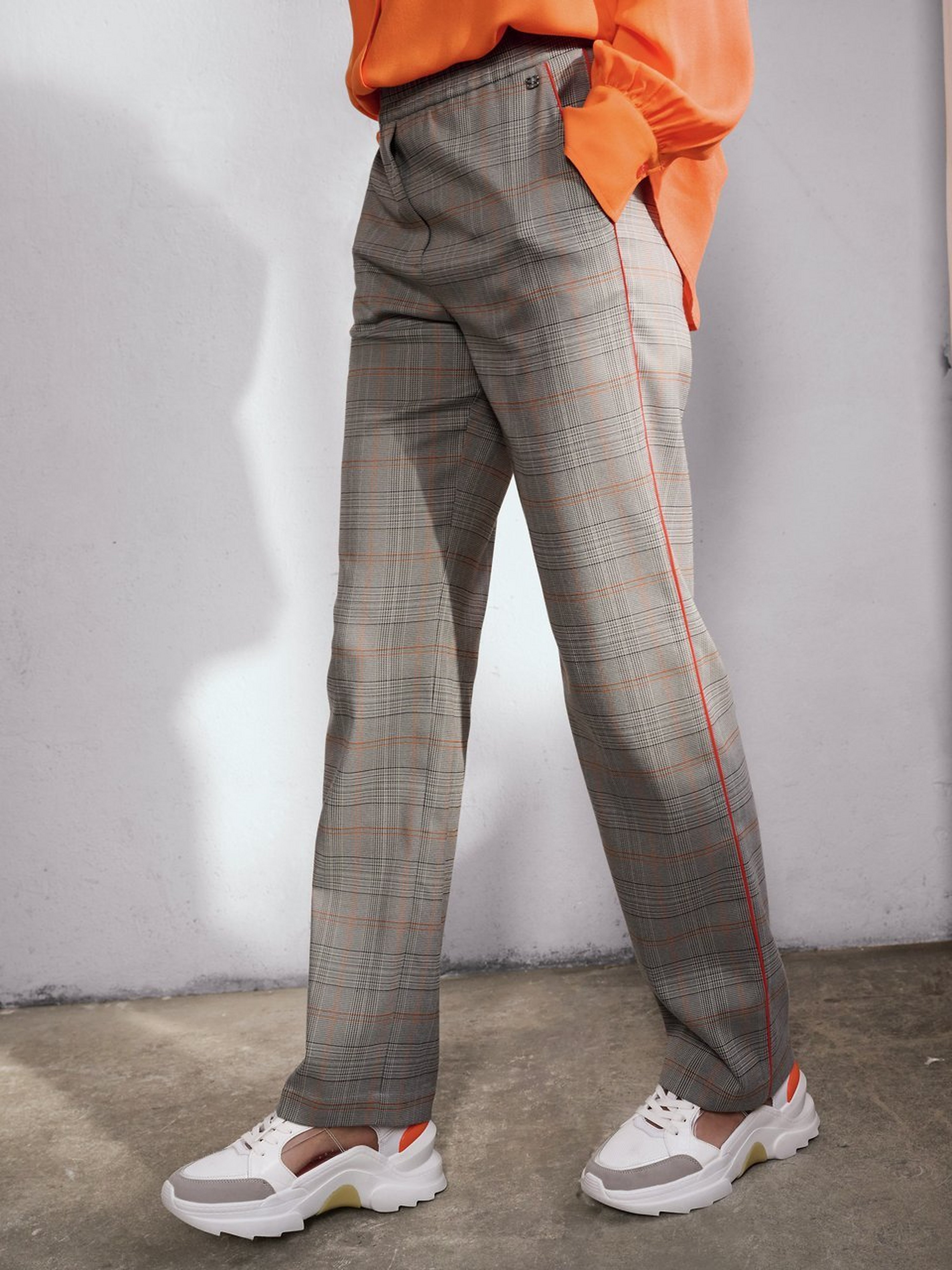 Lange Karo-Hose Model Jil