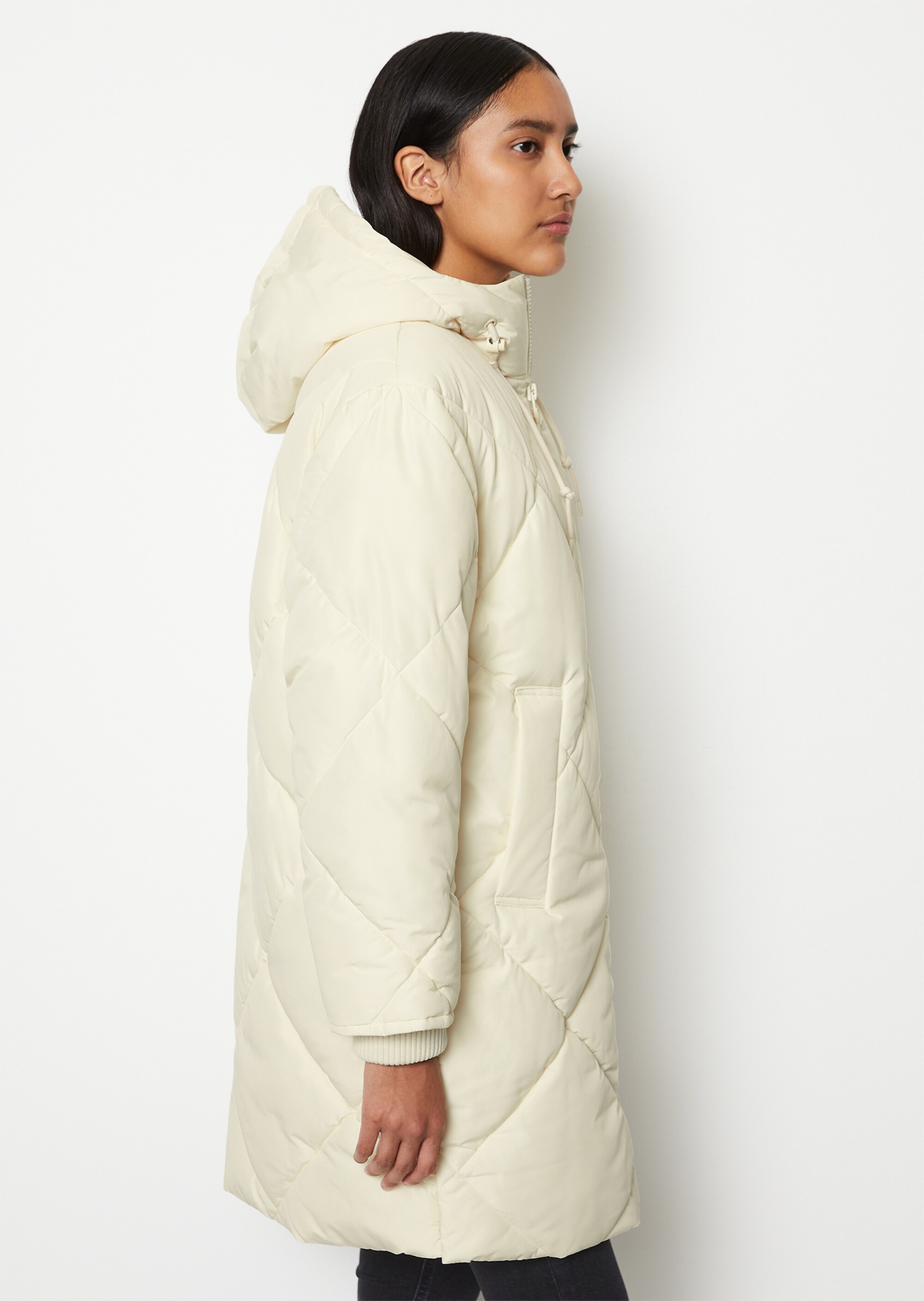 Lange Pufferjacke relaxedaus recycelten Materialien