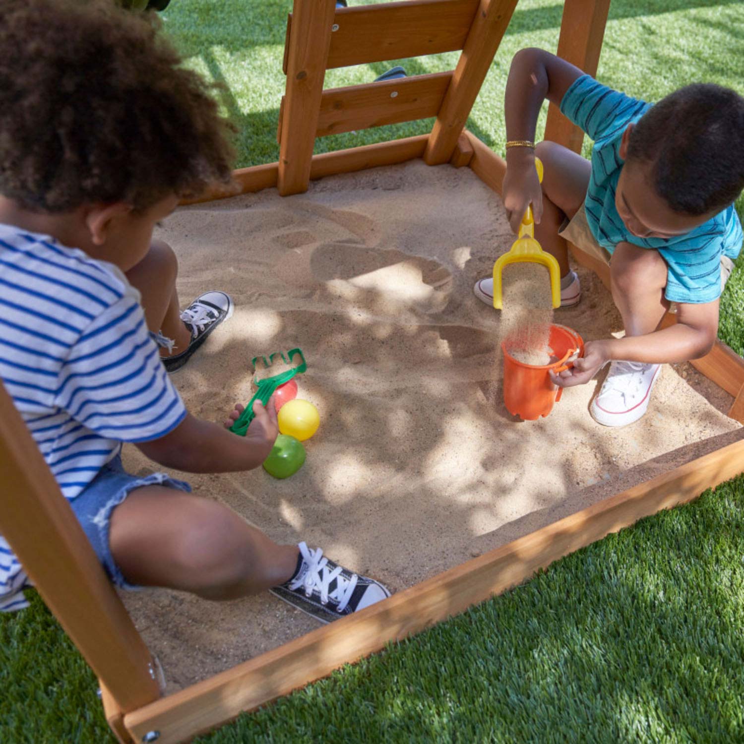 KidKraft Houten Speelhuis met Glijbaan en Schommels