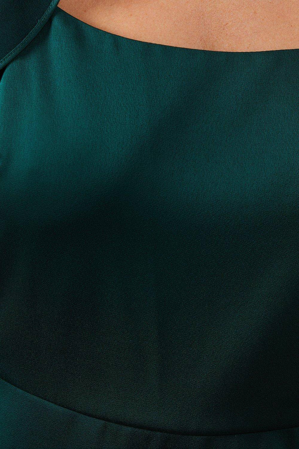 Oasis Robe Mi-Longue de Demoiselle d'Honneur en Satin à Encolure Carrée avec Volants