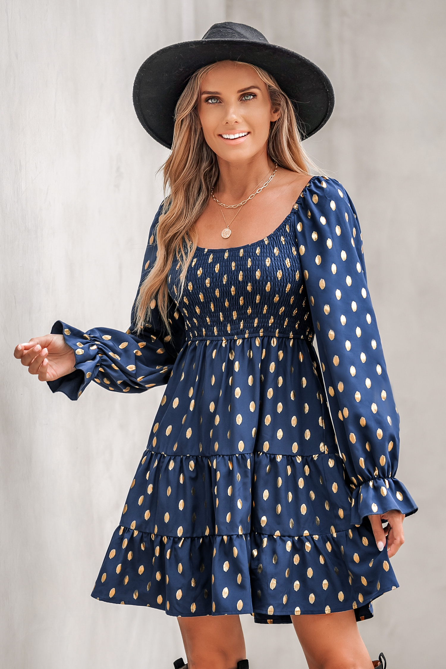 Robe mini à volants et smocks à imprimé géométrique
