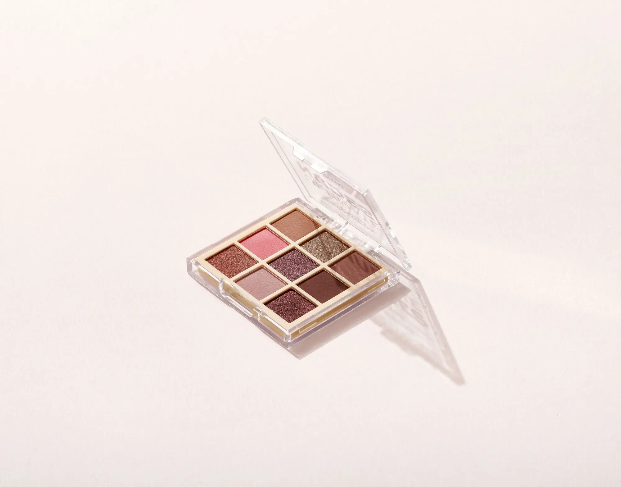 Makeup Revolution - PALETTE ULTIMATE NUDE MEDM Ombres à paupières Palette couleurs nudes - Ombre à paupières