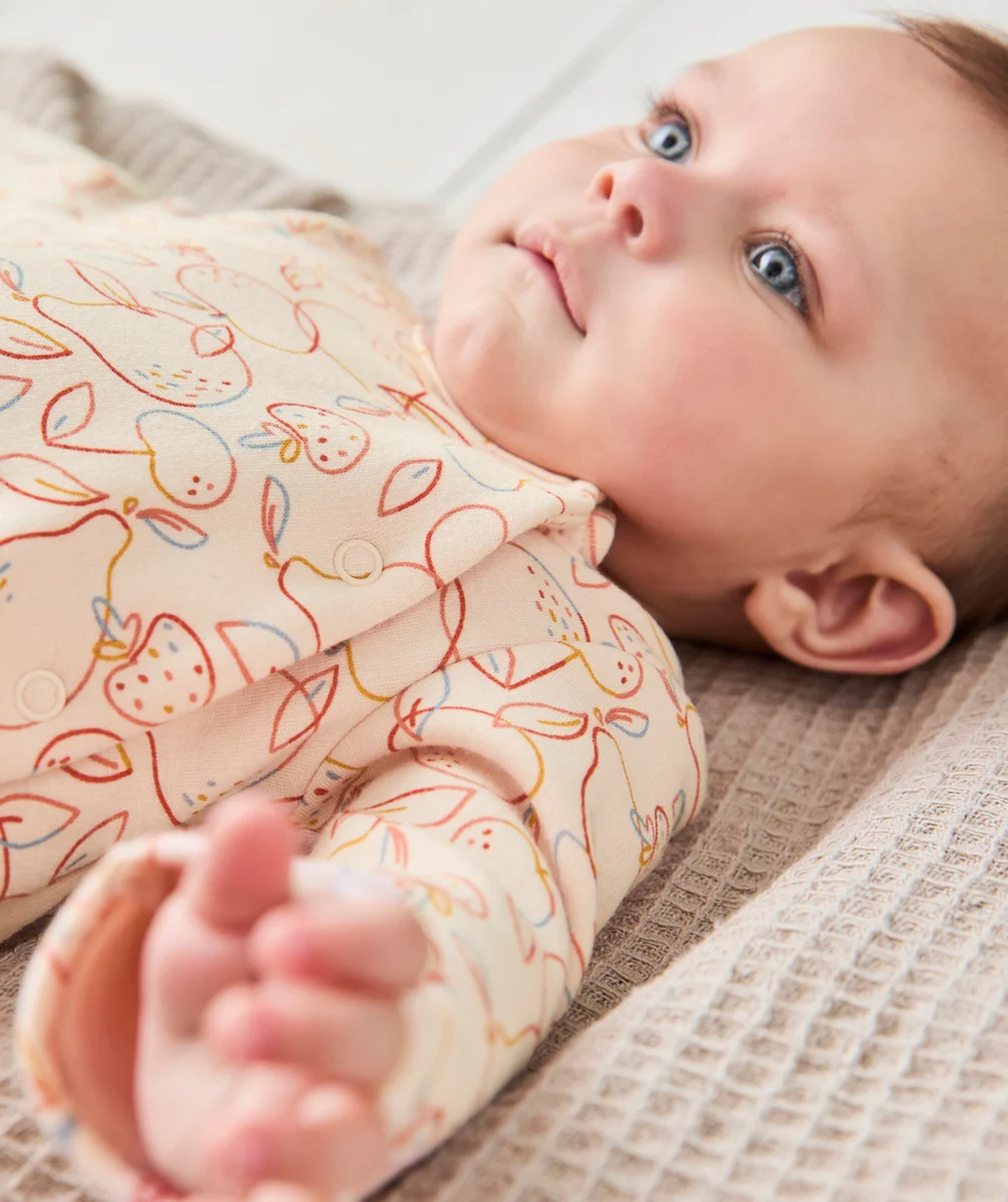 DORS BIEN BÉBÉ EN FIBRES RECYCLÉES ROSE IMPRIMÉ FRUITS
