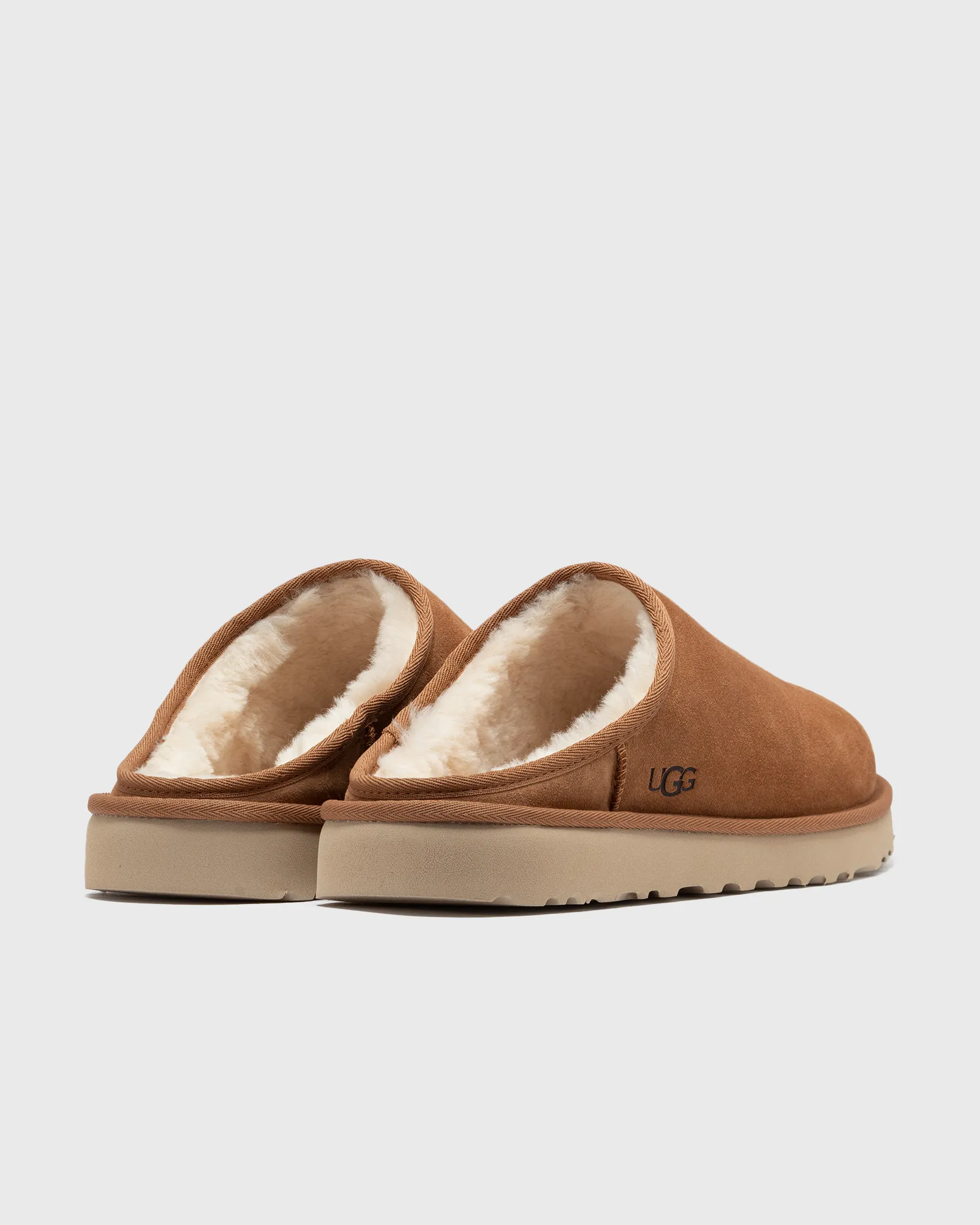 UGG CLASSIC SLIP-ON