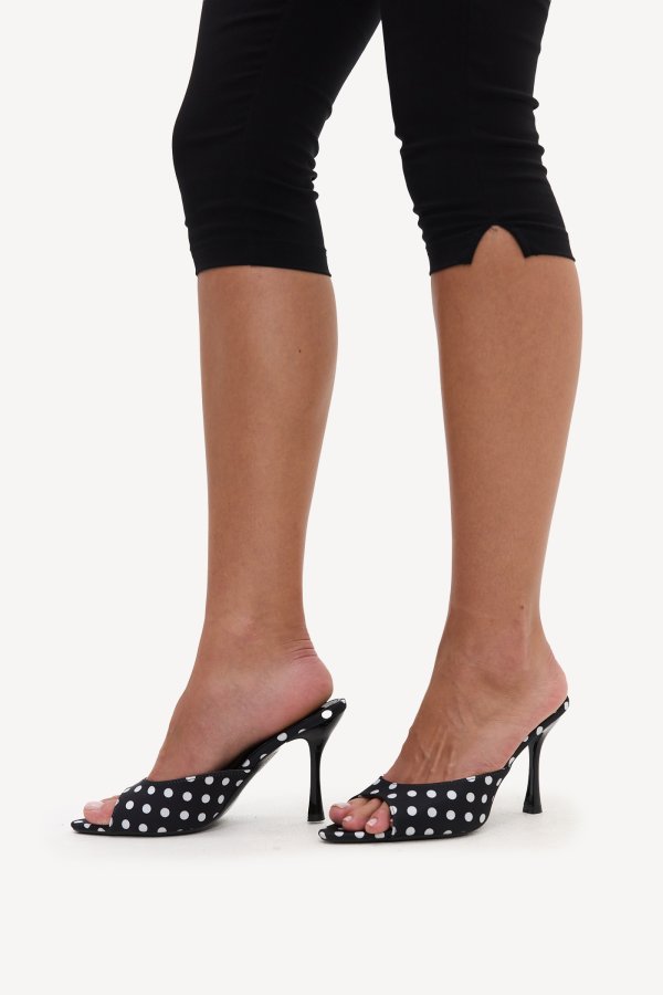 ISLAND ALLURE - BLACK