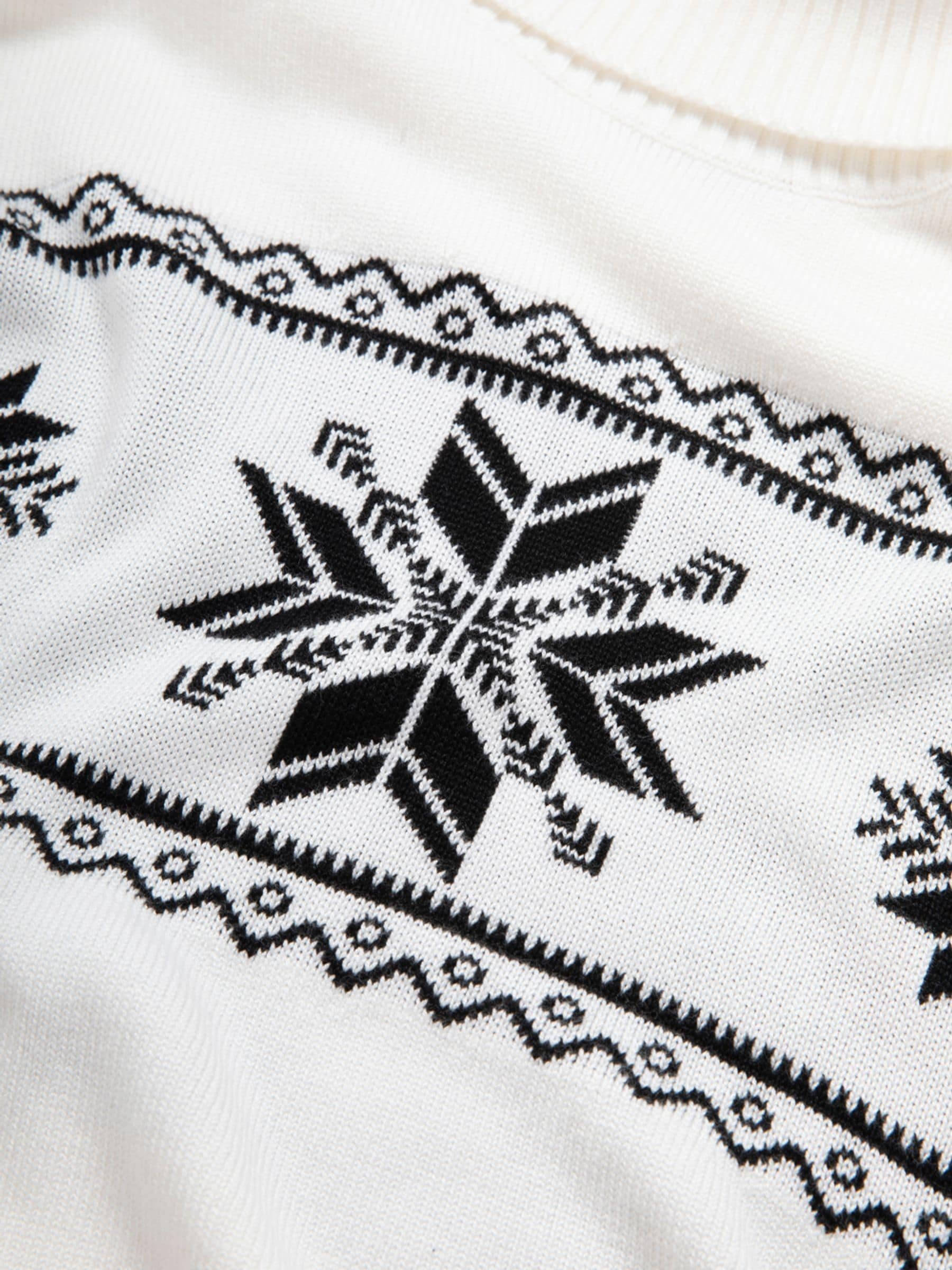 Crème - The Little Tailor slim fit kersttrui met sneeuwvlokken