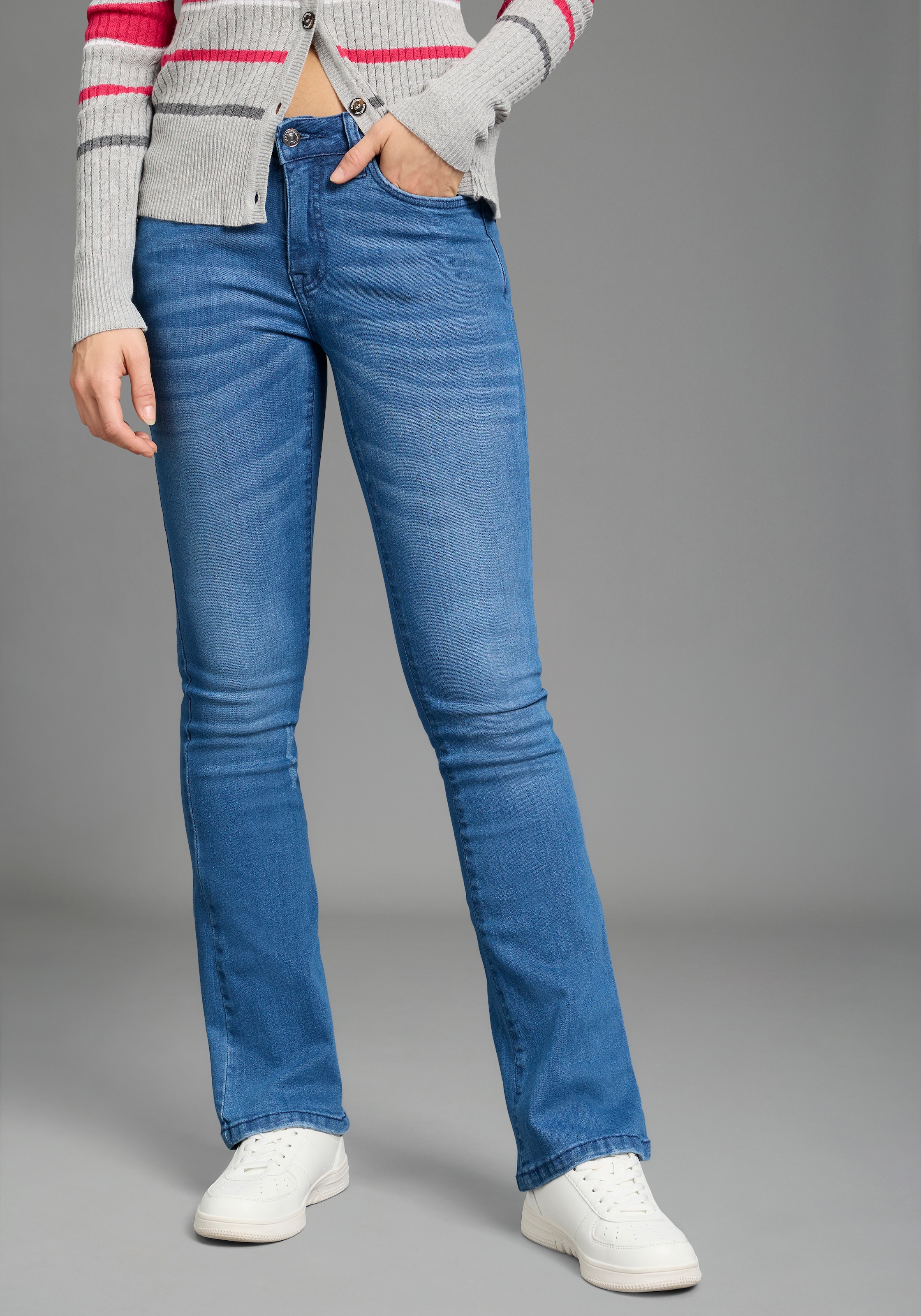 KangaROOS 5-Pocket-Jeans , ausgestellte Beinform,  Used-Waschung,  normale Leibhöhe