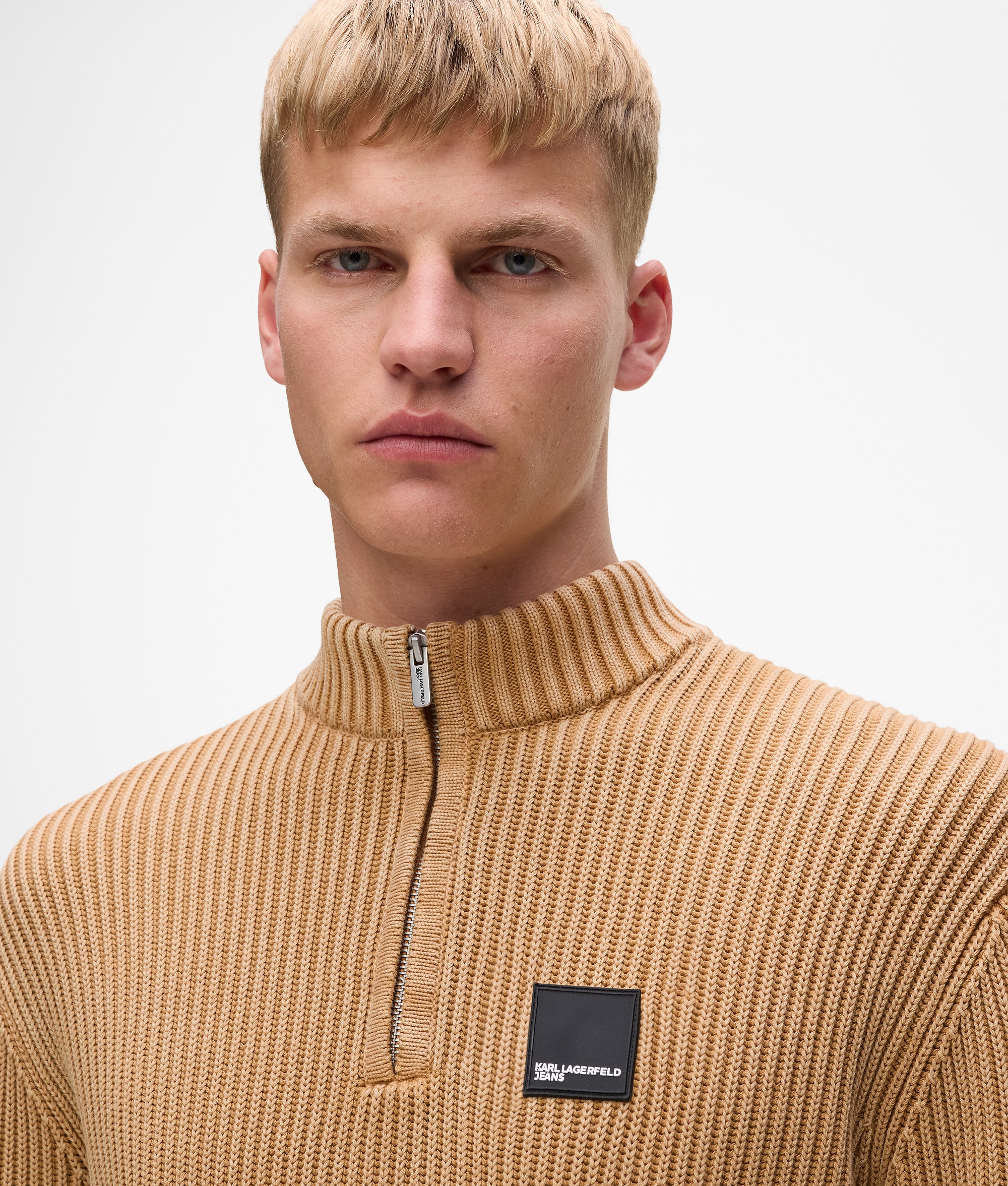 Relaxte sweater met korte rits