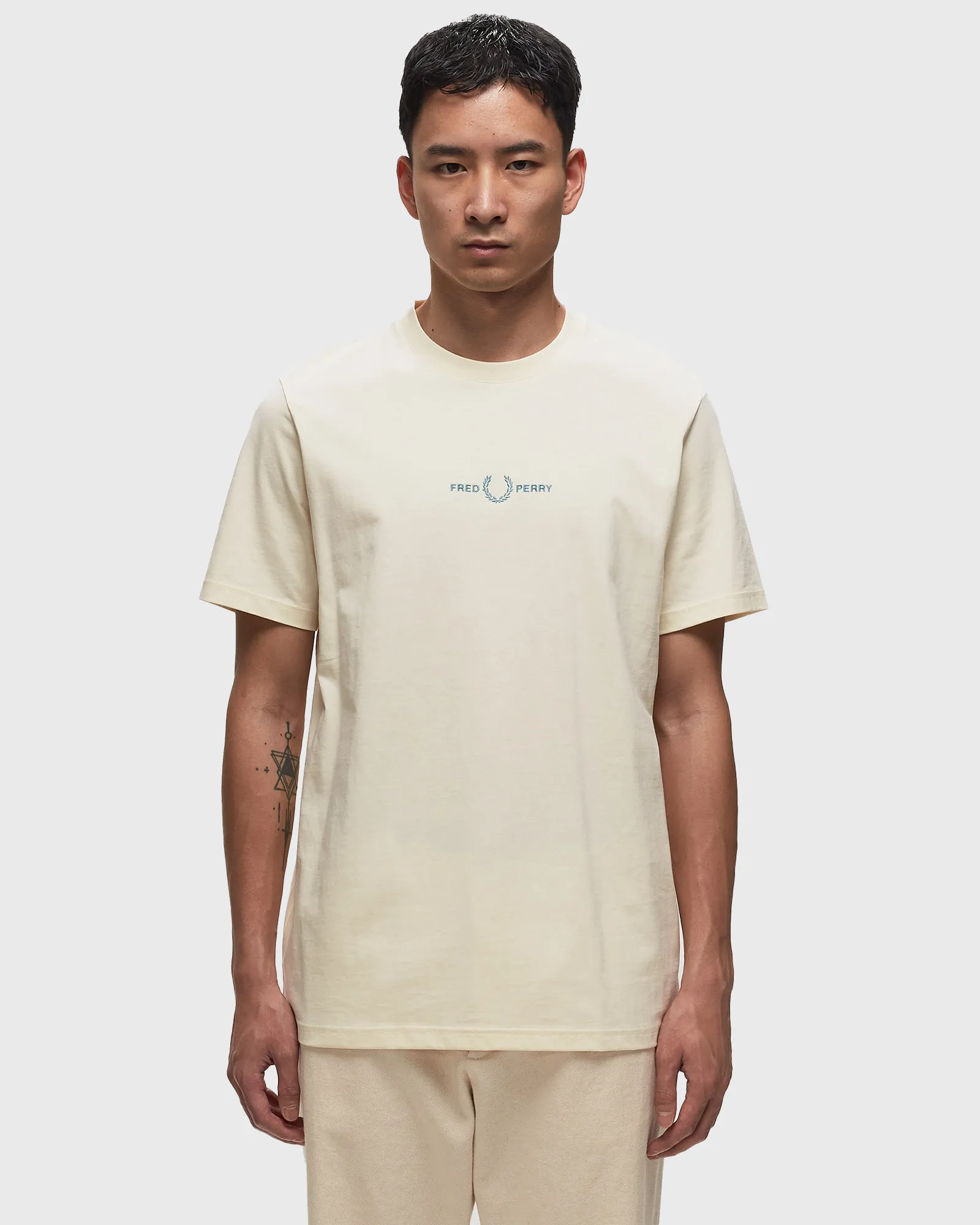 Fred Perry EMBROIDERED TEE