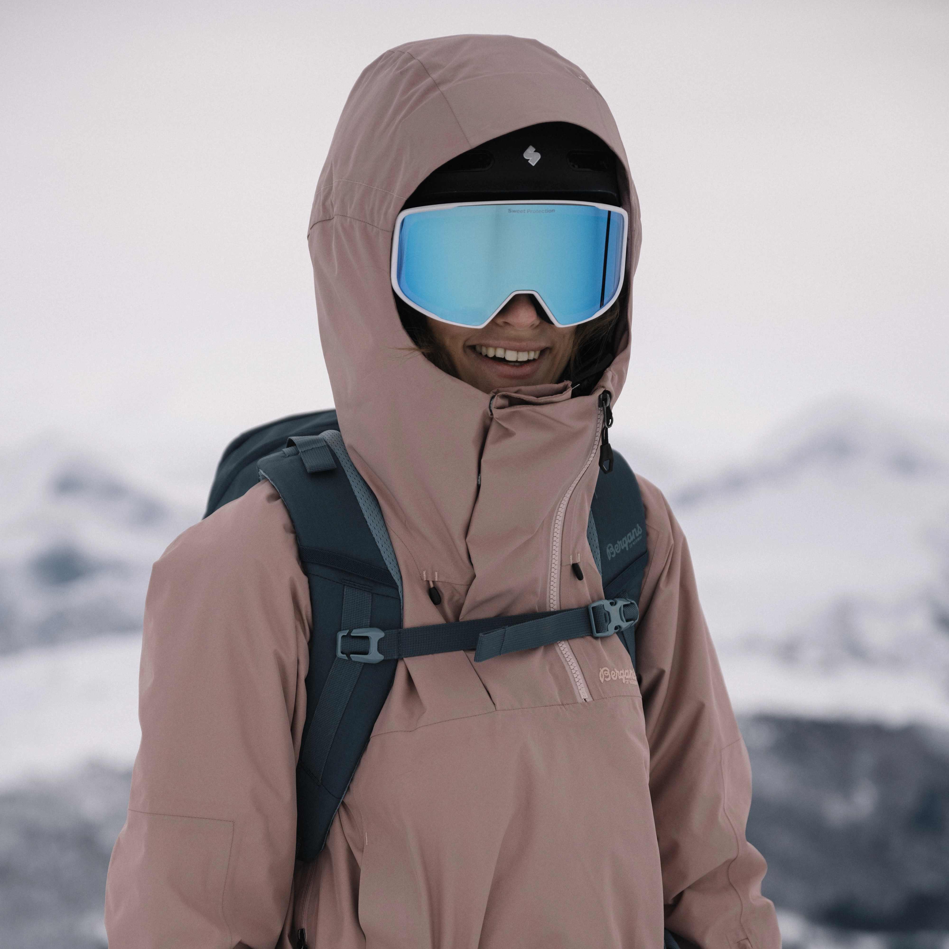 Stranda V2 Insulated Anorak Powder Pink