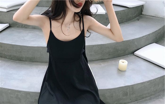 LINSI - Spaghettibandjes Maxi-jurk met open rug en effen kleur