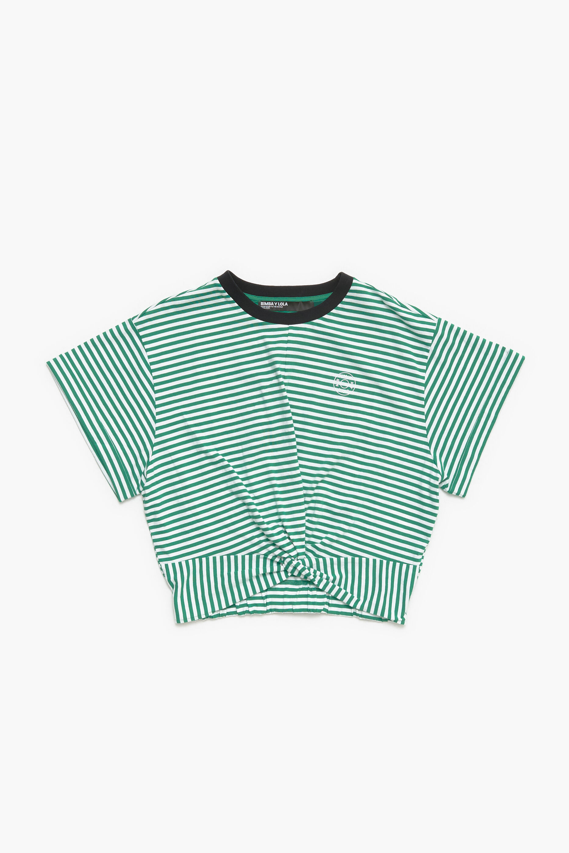 Camiseta verde quadrada com nó