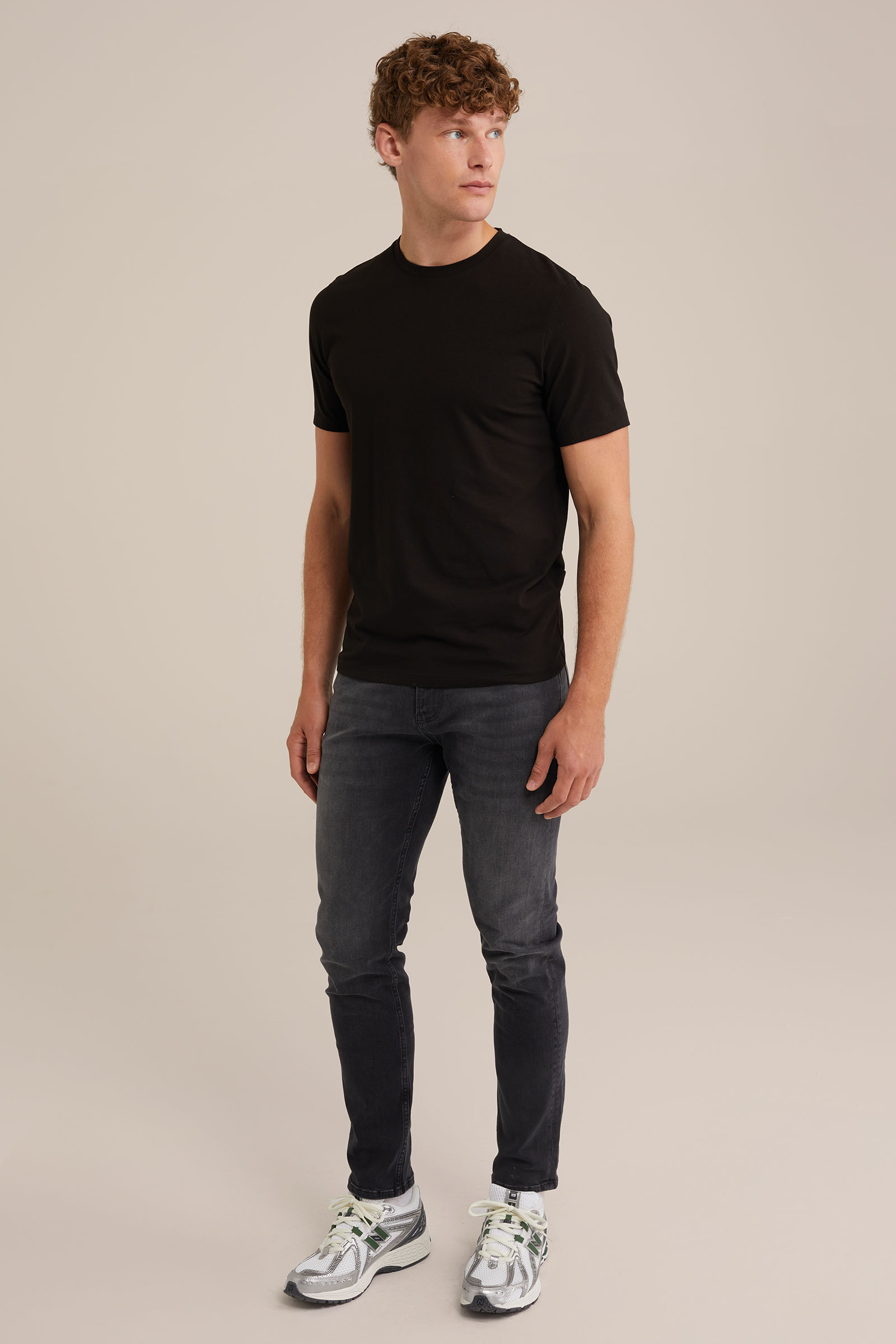 T-shirt WE Fashion Zwart