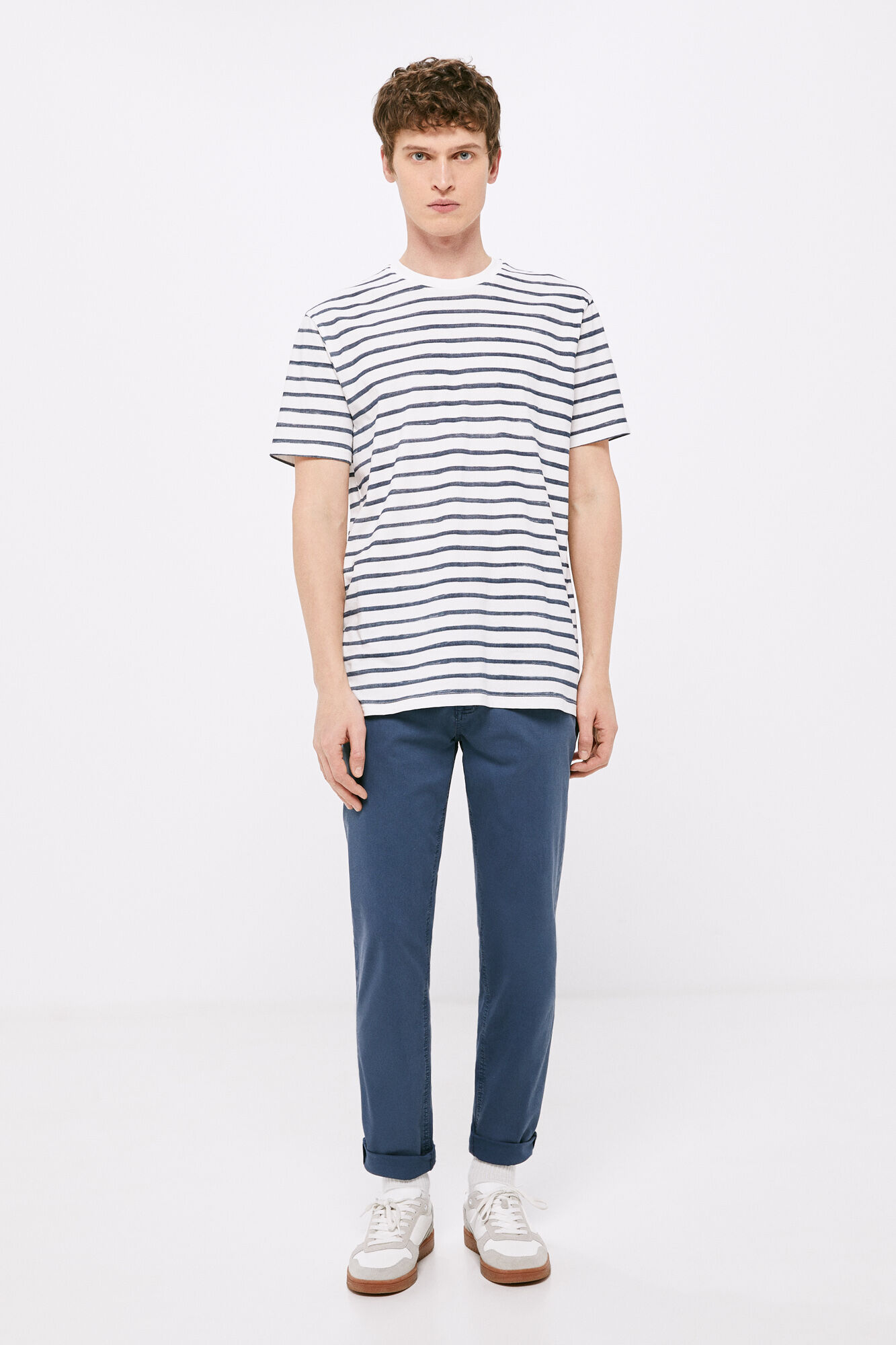 Calça com 5 bolsos, cor clara, lavagem slim - azul médio
